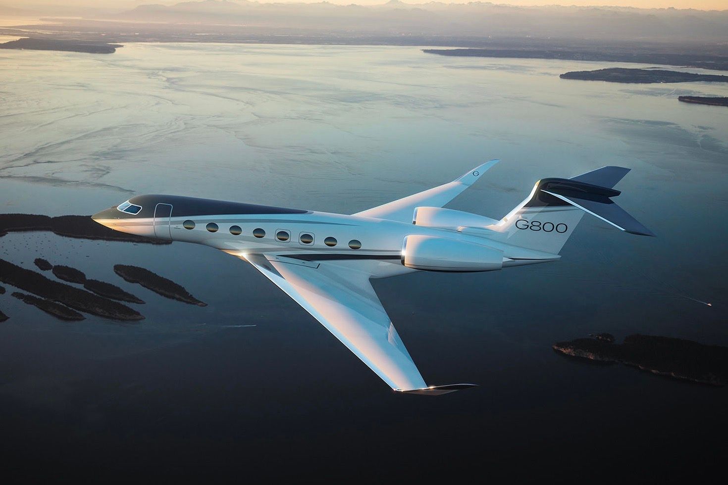Private Jet Flight Attendants: Is It All Glitz And Glamor?