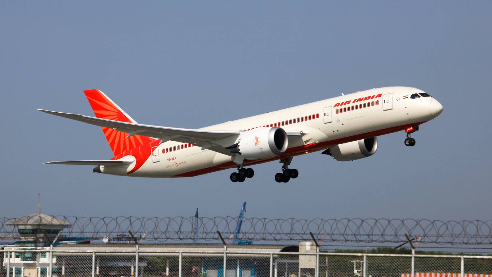 Leading Fashion Designer Reportedly Redesigning Air India’s Cabin Crew Uniform
