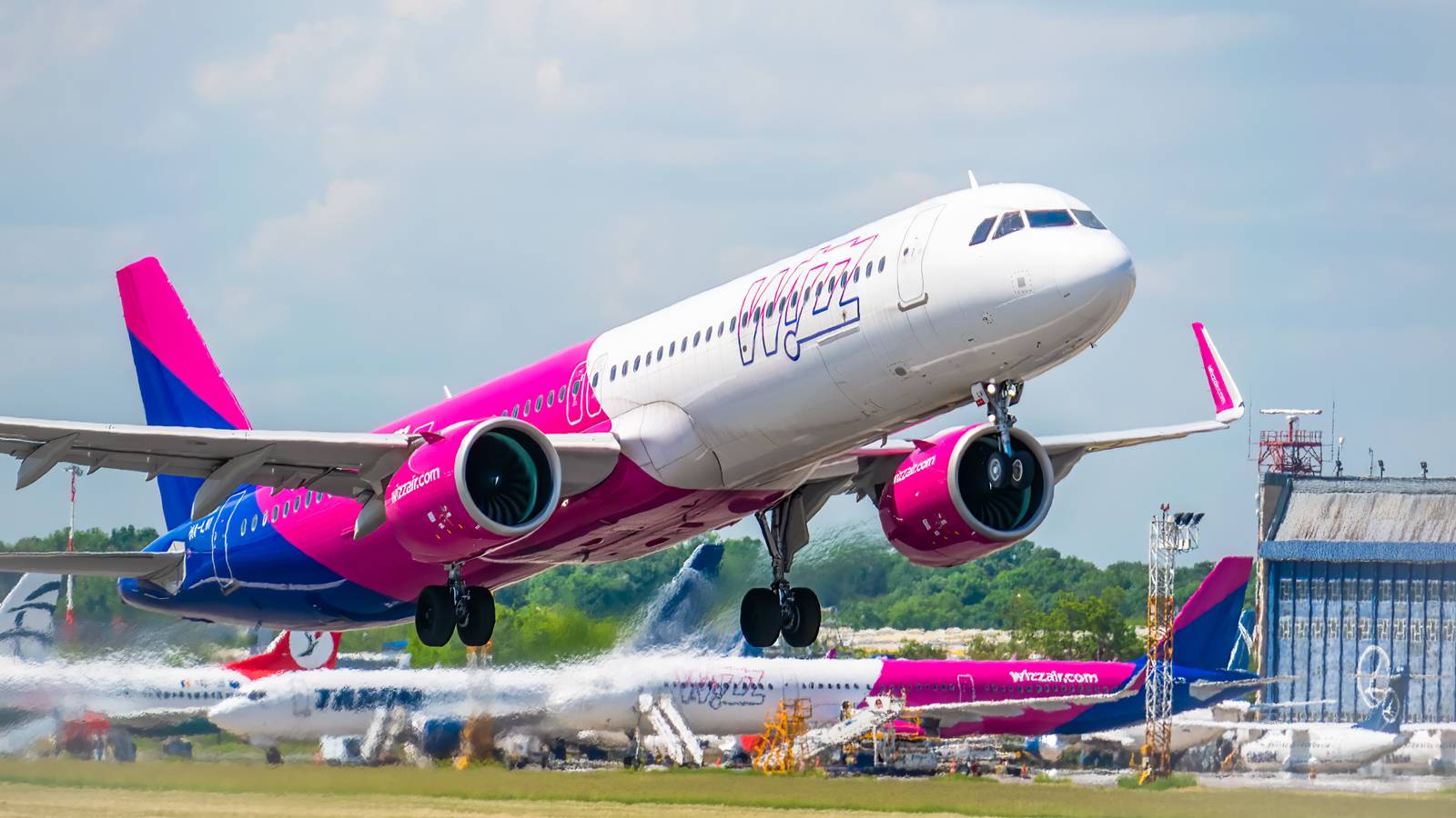 Wizz Air Expects To Reduce Capacity By 10% Over Pratt & Whitney Engine Issues