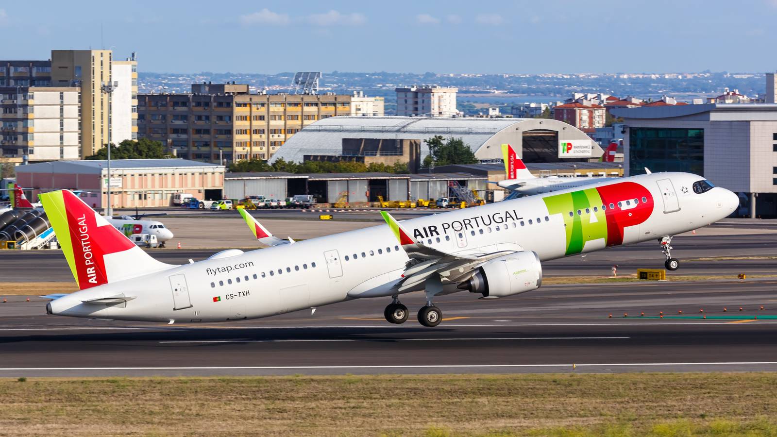 Government To Approve TAP Air Portugal Privatisation Plan This Month