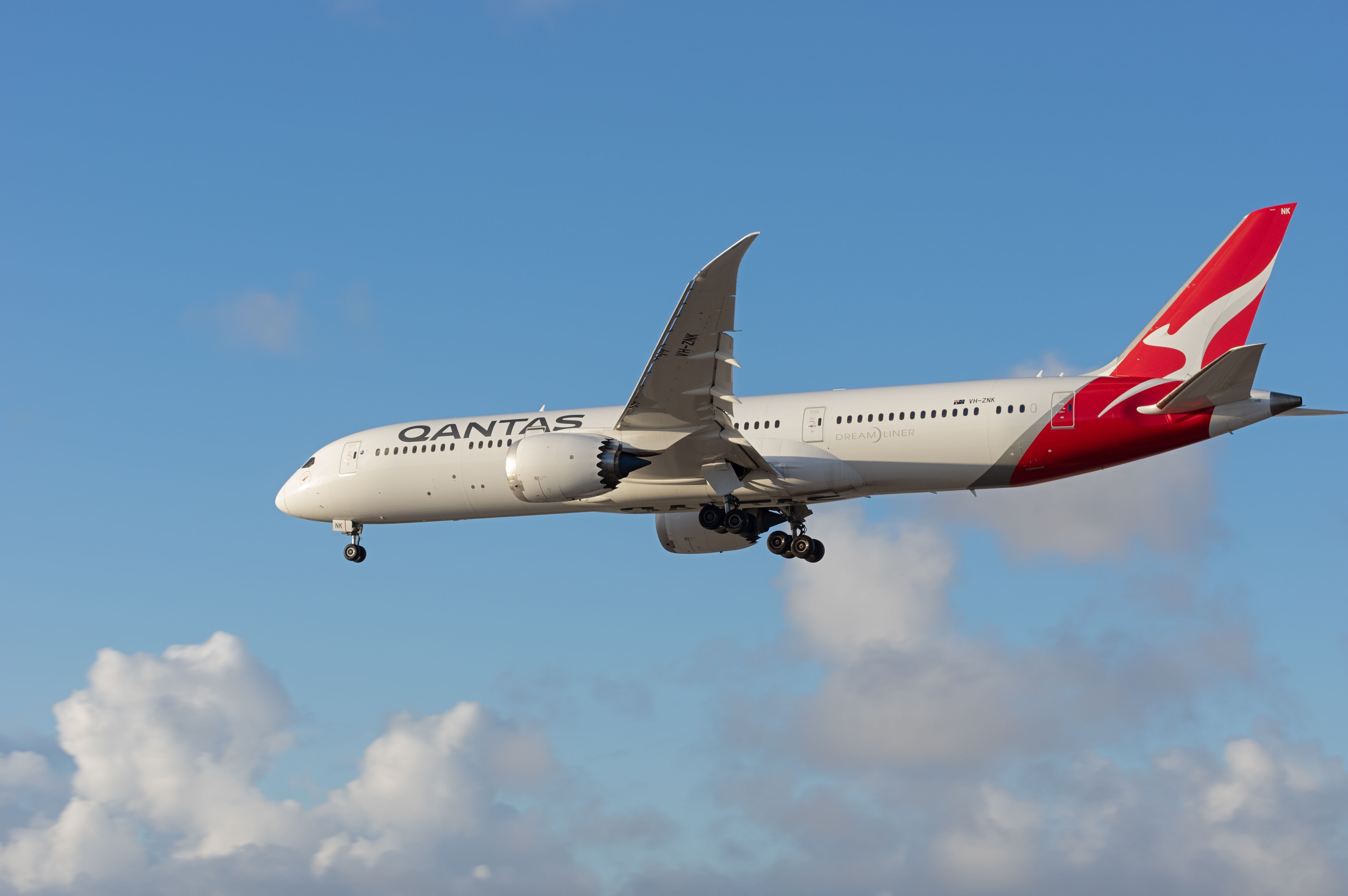 Qantas Boeing 787 Flies Over Antarctica 2 Days In A Row