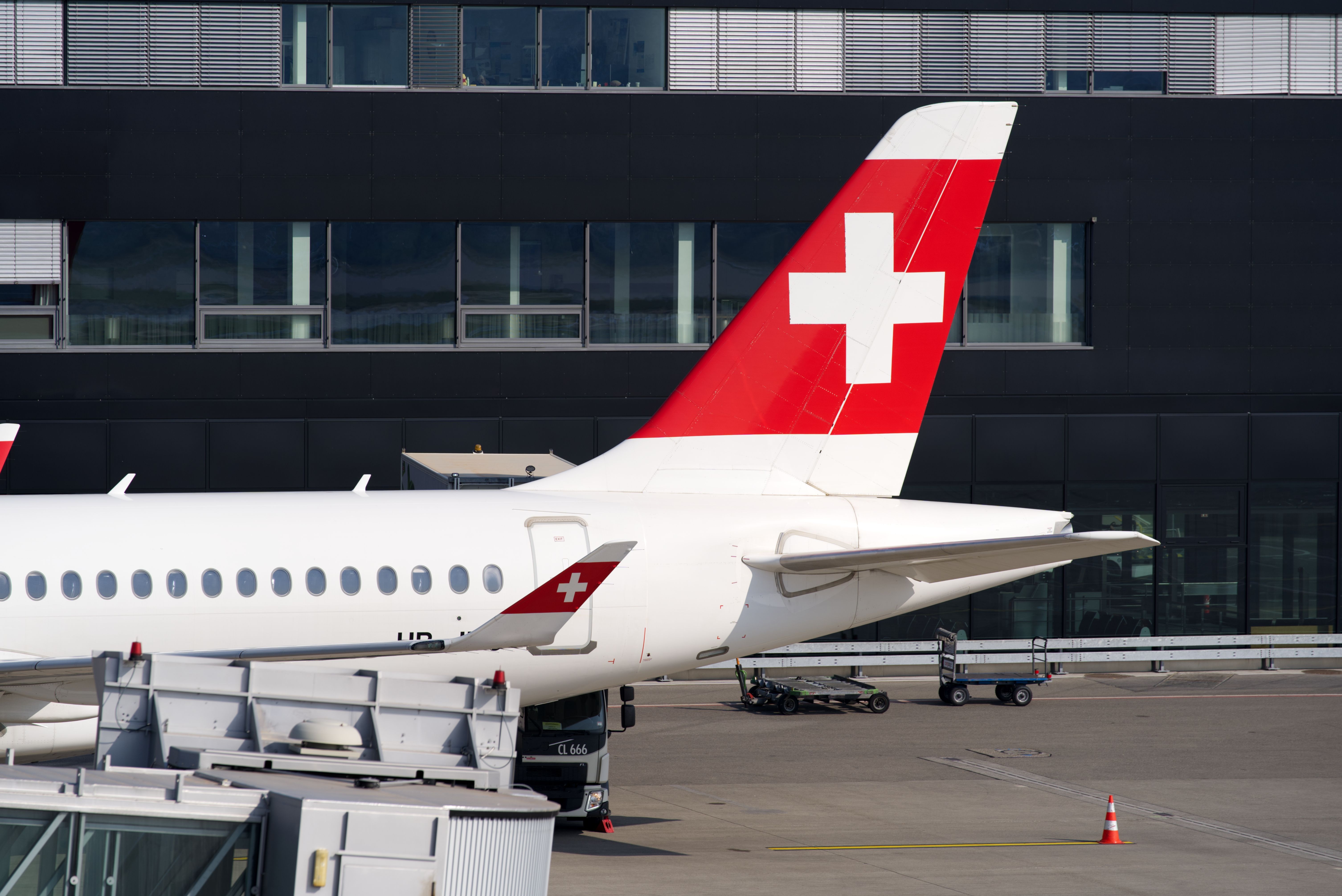 How Labor Shortages Are Disrupting Airline Operations This Year