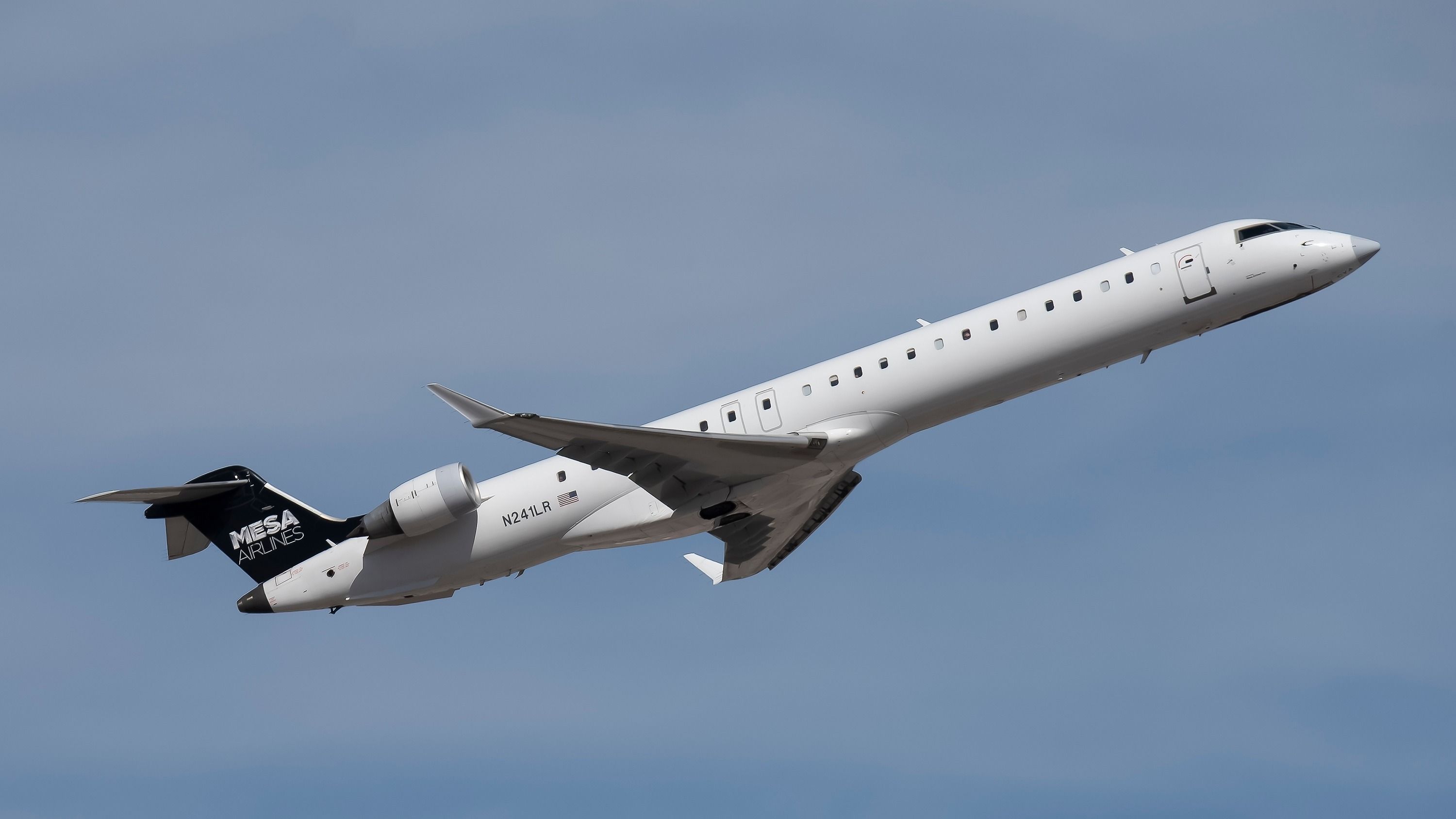 Mesa CRJ900 Operating For United Returns To Dallas Fort Worth After Engine Fire Indication