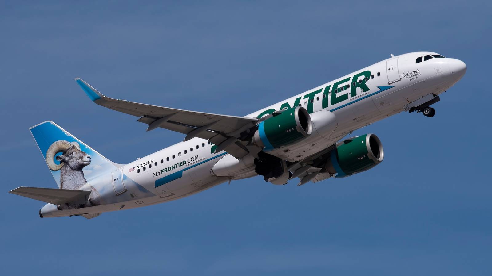 Frontier Airlines Passenger Dodges Baggage Fee By Placing Extra Clothes In Trousers