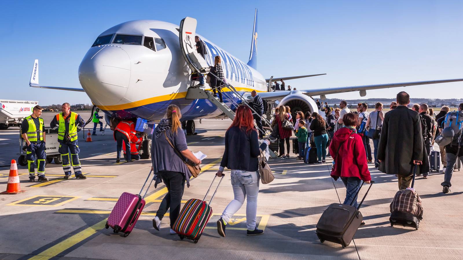 Examined: 5 Key Cost Factors For Air Passengers When Booking Vacations