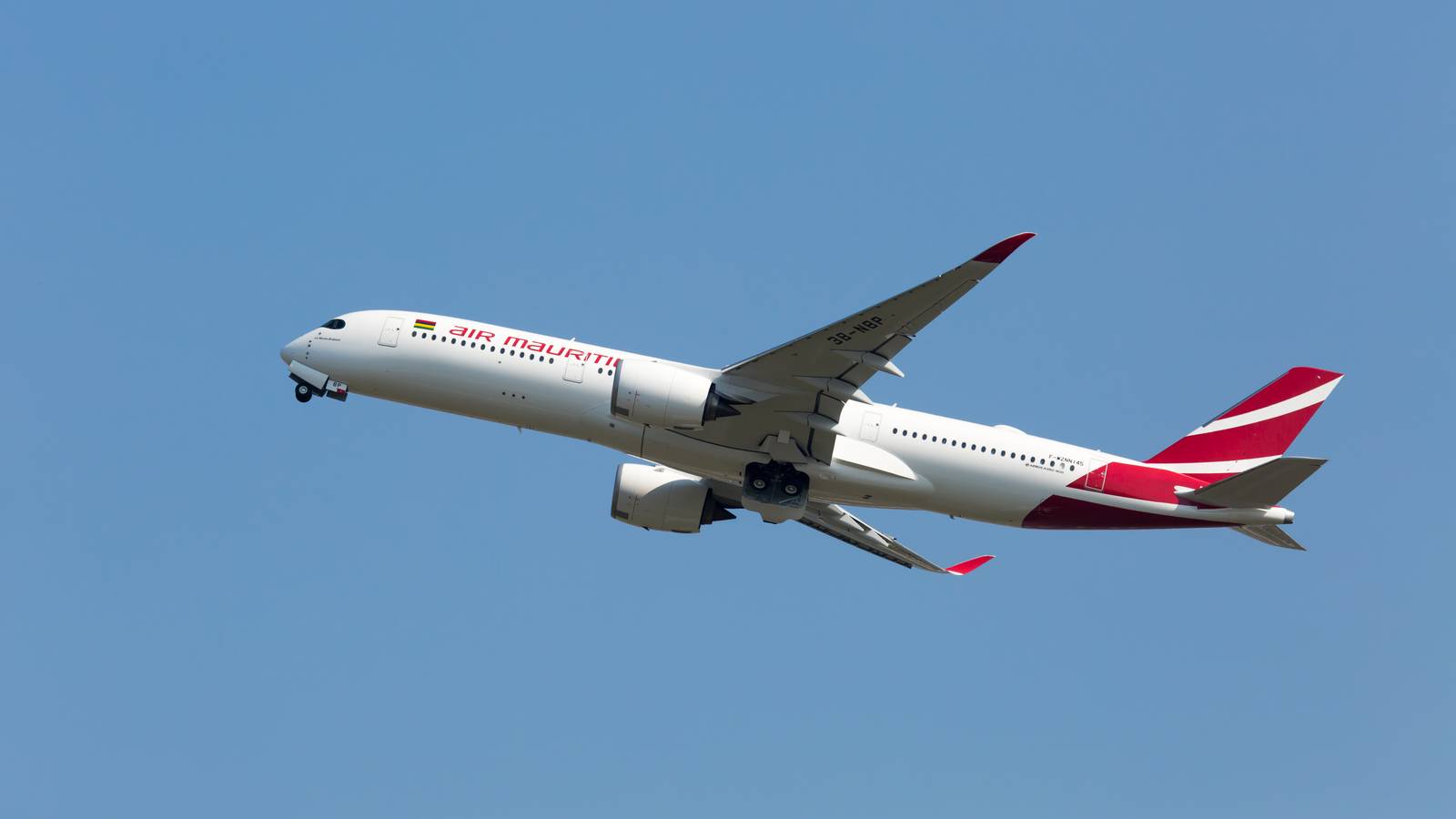 Air Mauritius CEO Suspended After 9 Months