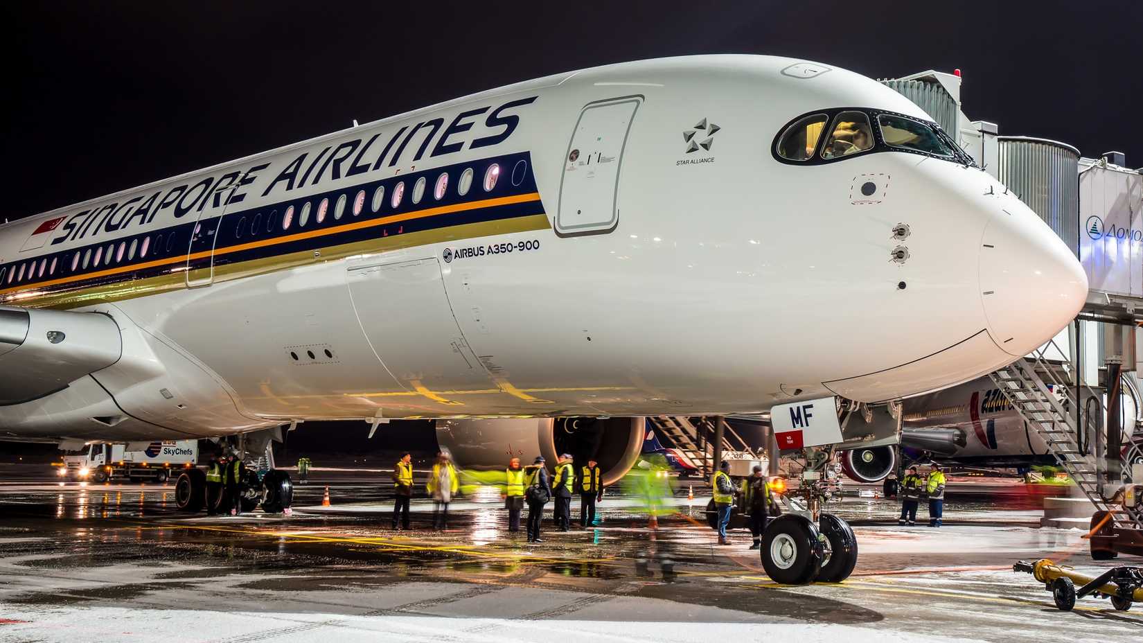 Singapore Airlines Airbus A350-900 on stand