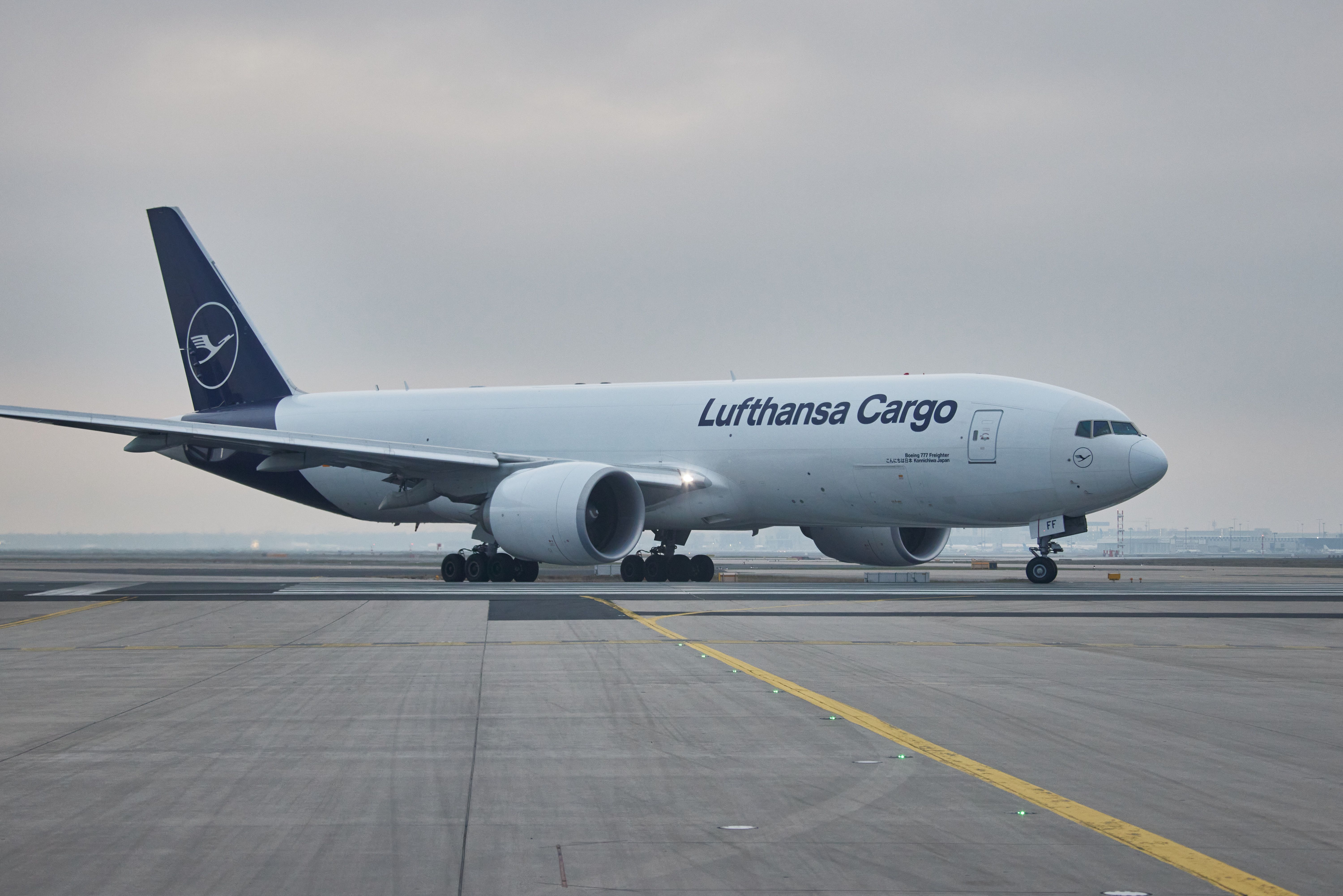 Lufthansa Cargo Carries Its First Rolls-Royce Trent XWB Engine On A Boeing 777