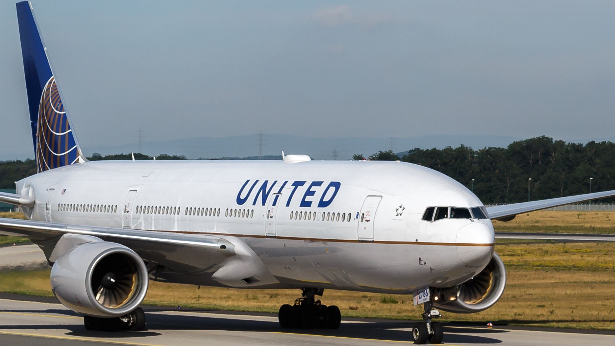 United Airlines Boeing 777 Returns To Newark After Possible Loss