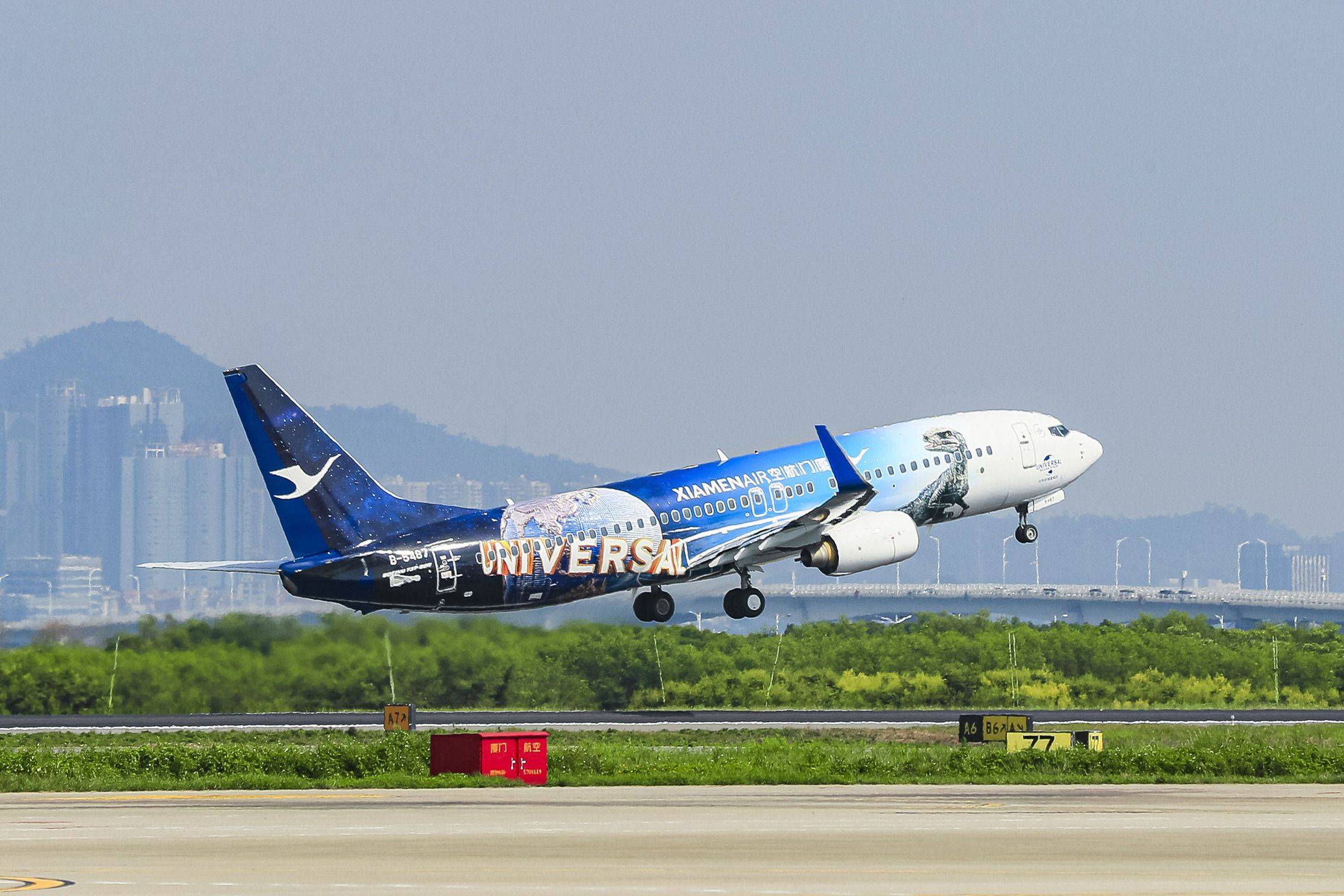 Xiamen Airlines Reveals A New Special Universal Studios Livery