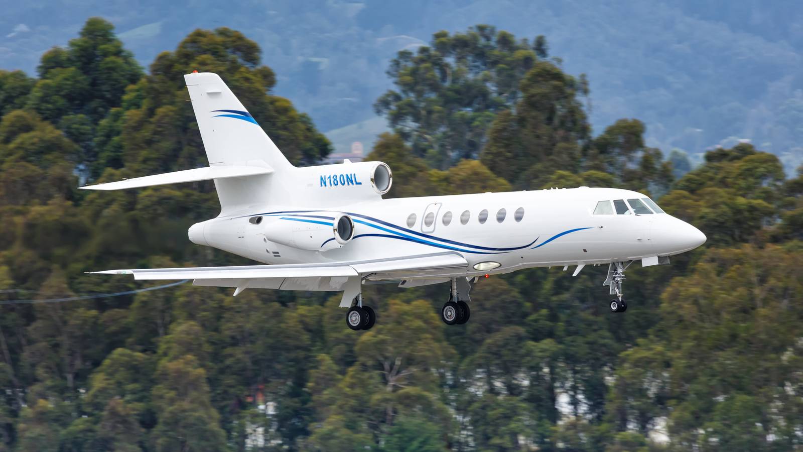 The Dassaut Falcon 50: The First Bizjet To Go Transatlantic
