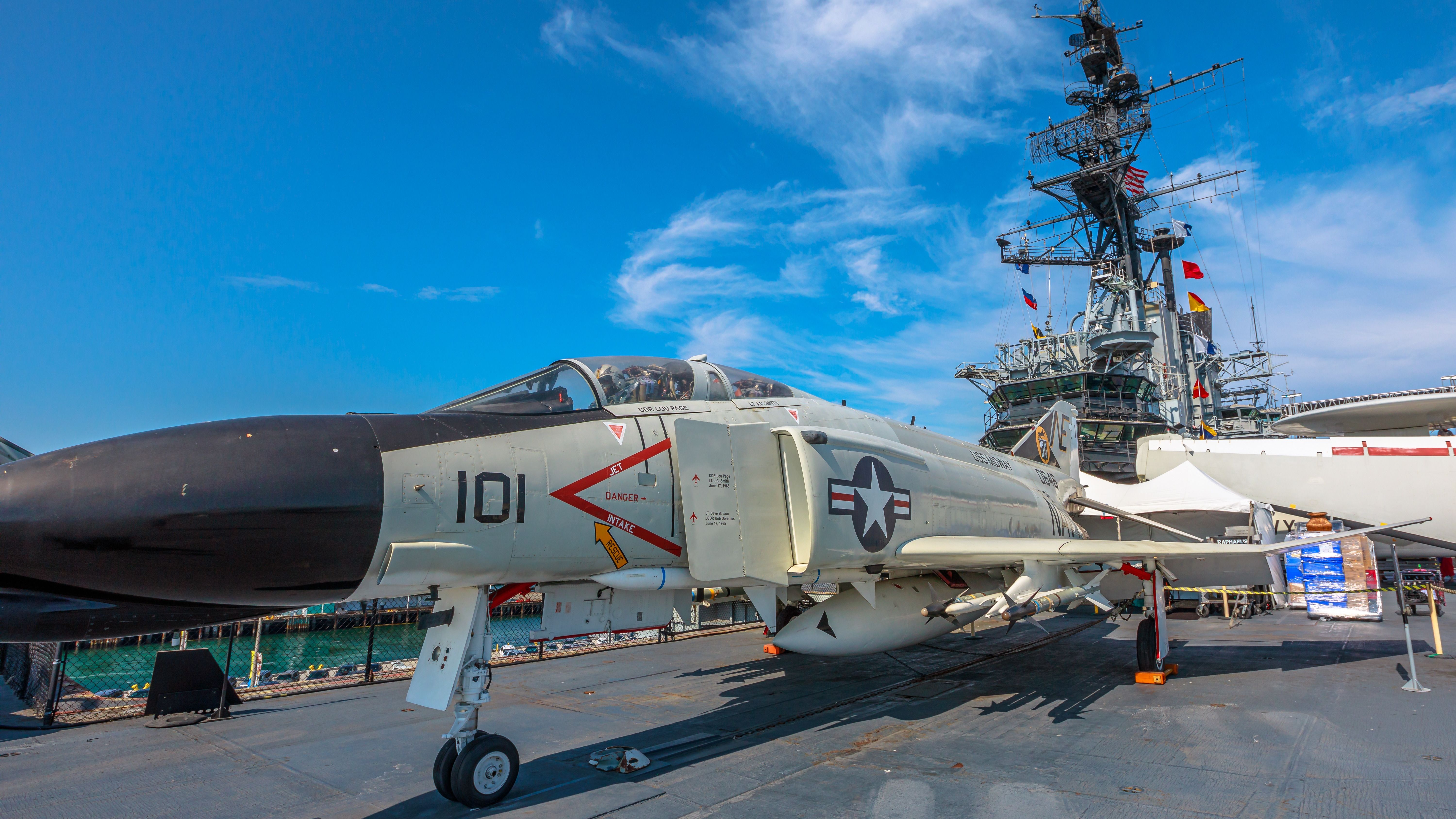 Old Smokey: How Did The F-4 Phantom Become A Best-Selling