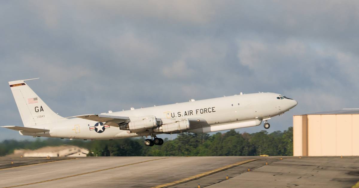 航空機・ヘリコプター U.S. AIR FORCE Boeing E-8C J-STAR 1:200 On Its Way Out: The Story Of The Northrop Grumman E-8 Joint STARS