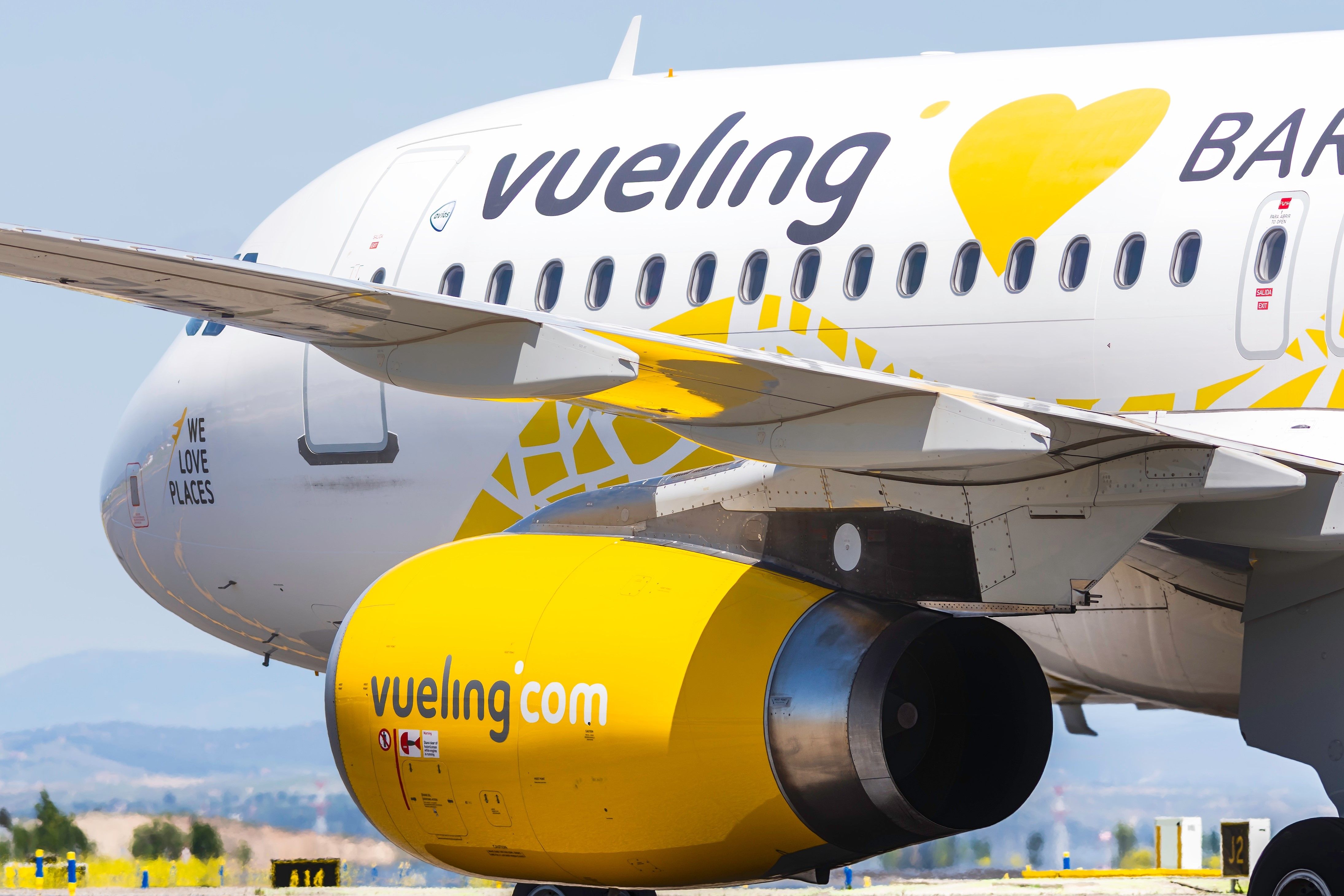 Snacks In the Sky: Vueling Adds Pet Treats To Its Re-paw-toire As Part Of New Winter Menu