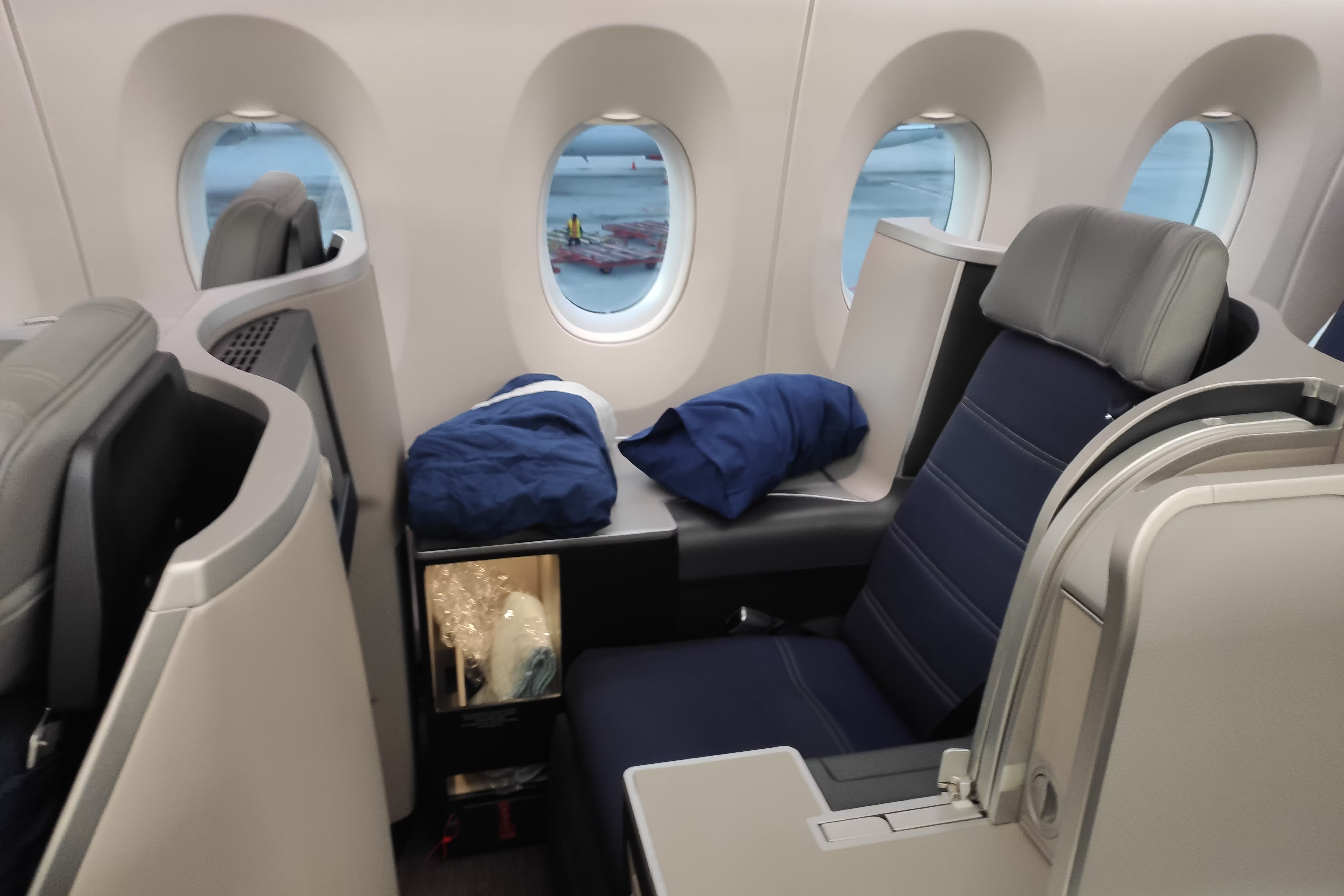 Which Airlines Offer Throne Seats?