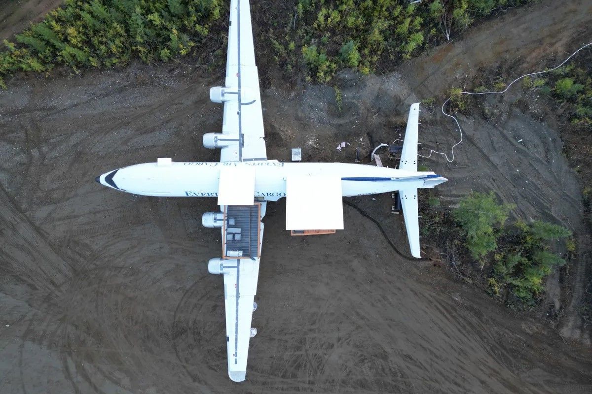 Inside The Douglas DC-6 That Now Serves As An Alaskan Abode