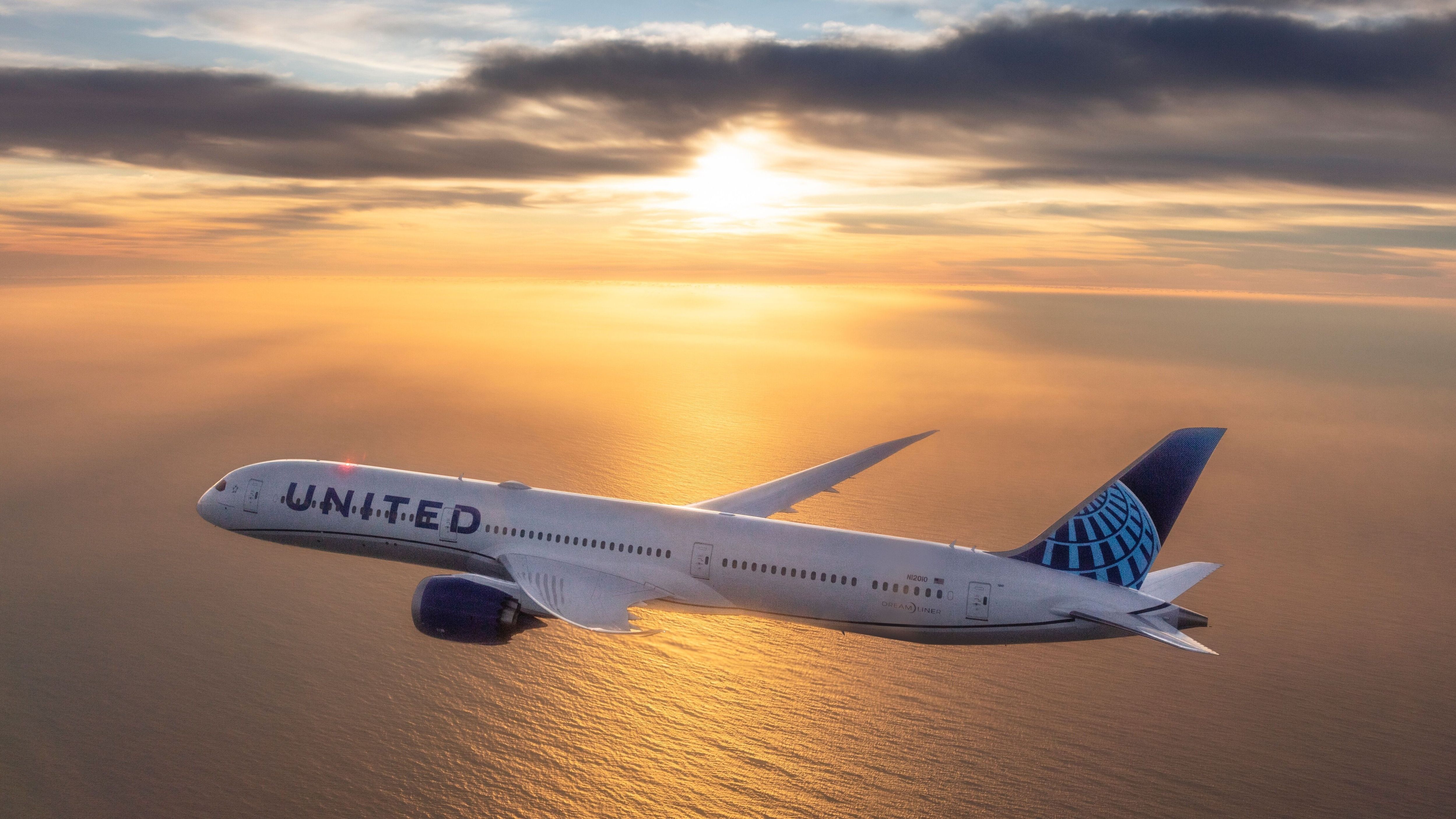 United Polaris Gets New Therabody & Saks Amenities - One Mile at a Time