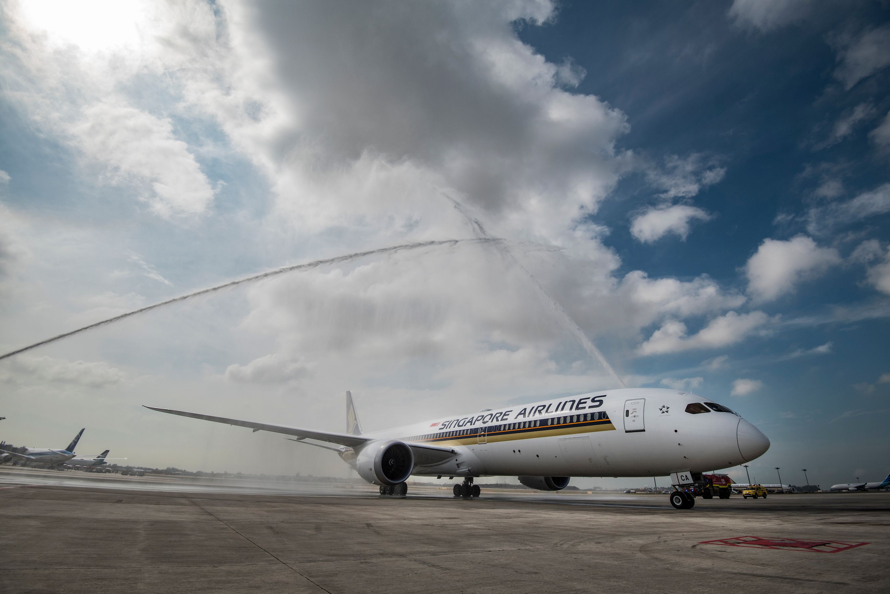 Special Delivery: Singapore Airlines Accepts The 1000th Dreamliner