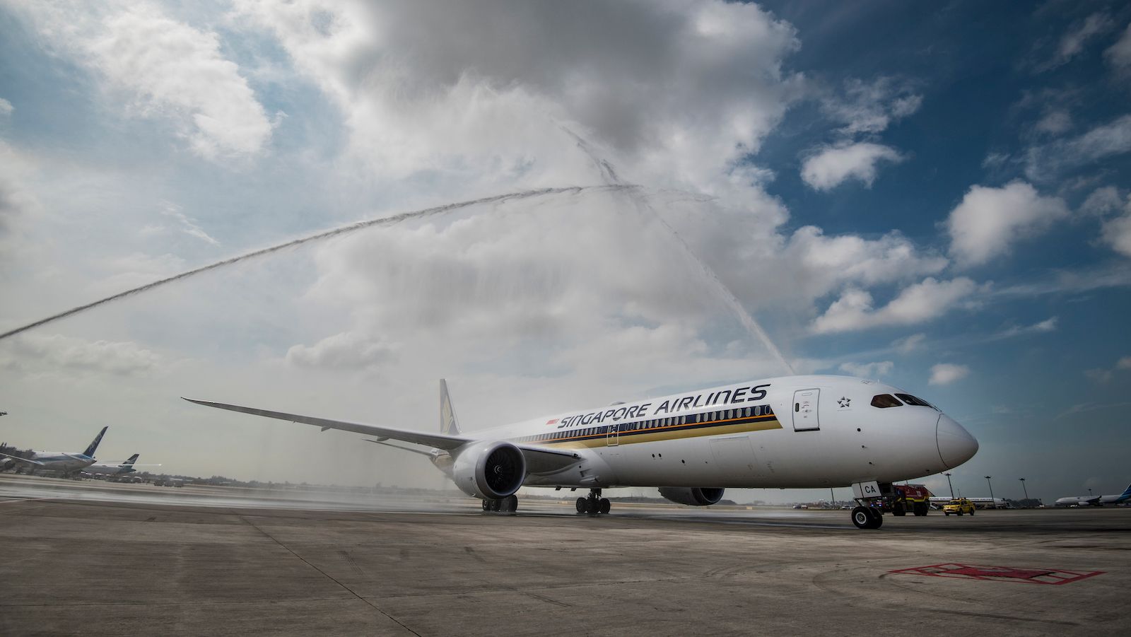 Special Delivery: Singapore Airlines Accepts The 1000th Dreamliner