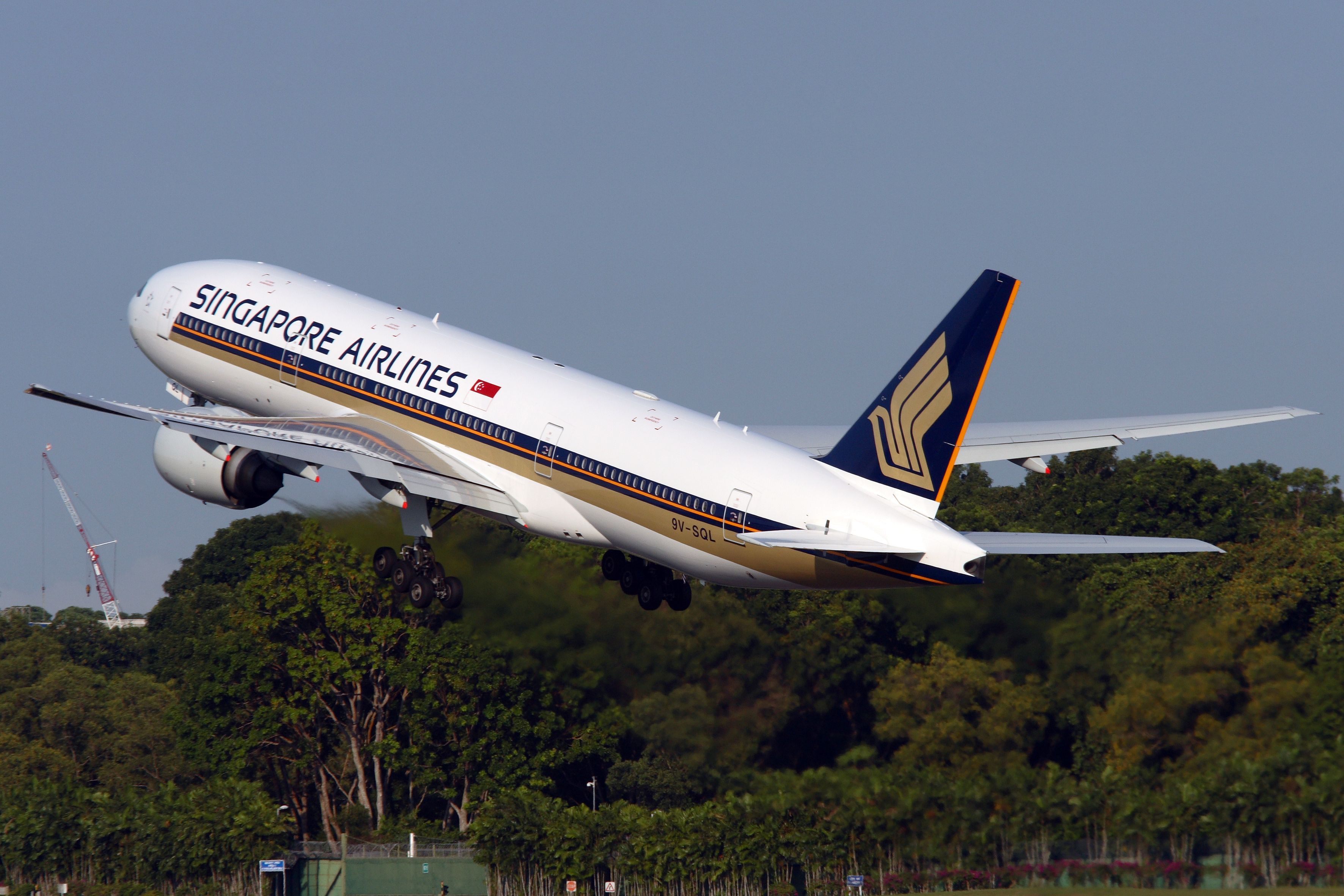 Singapore Airlines Posts Record Revenues and Profits for 2023/24