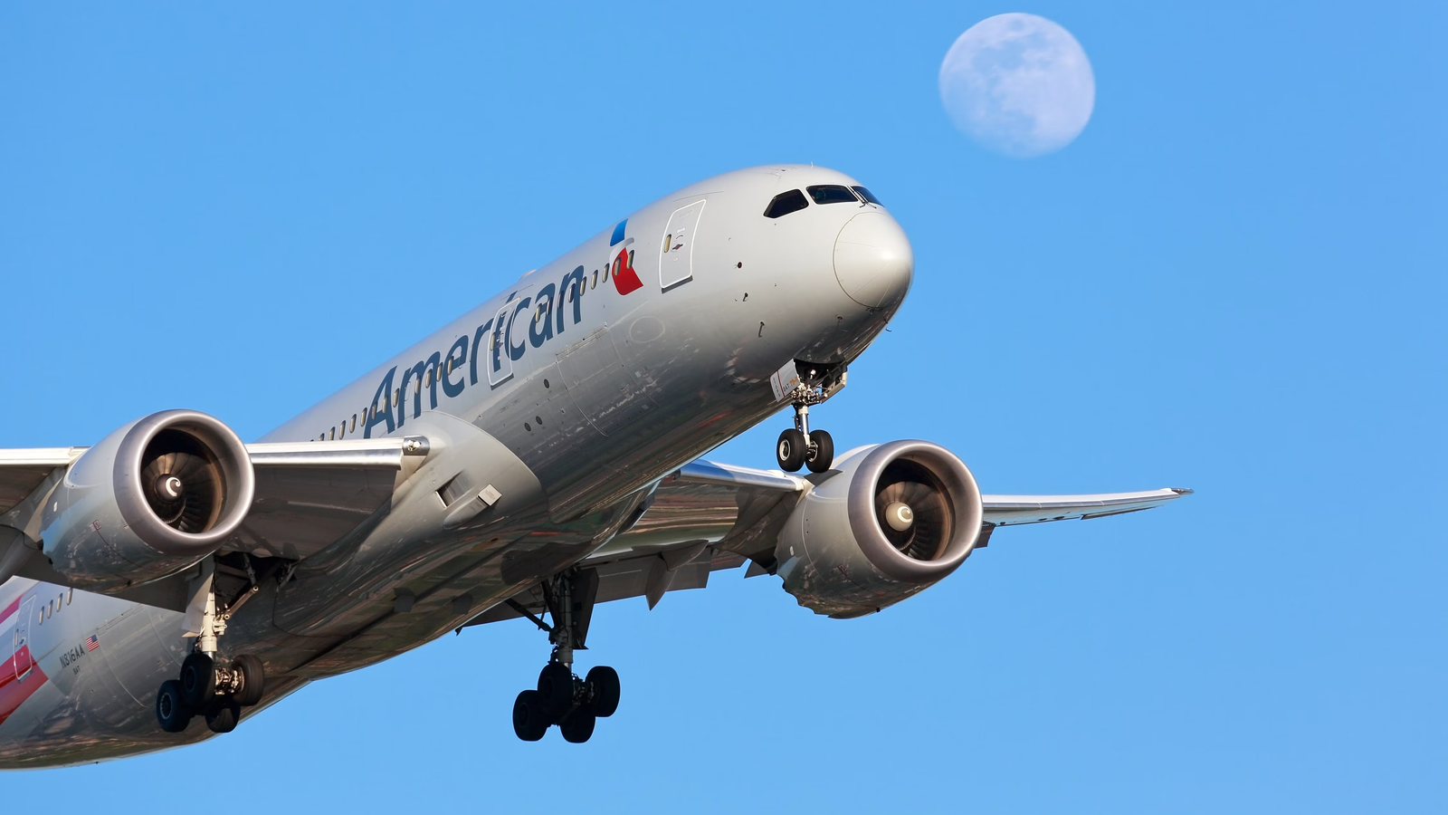 US Judge Mandates $39,000 Fine For Unruly Passenger On American Airlines Flight