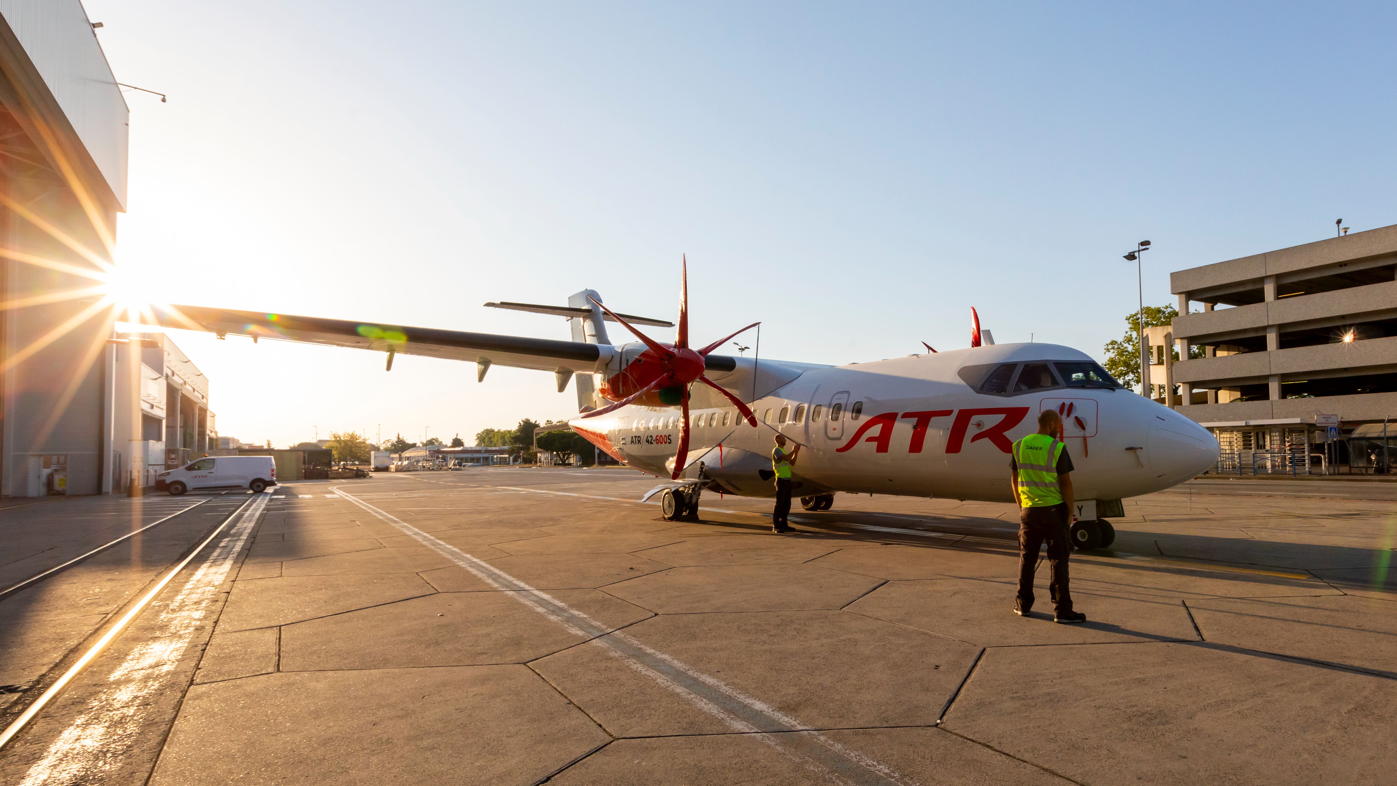 ATSTです Pratt & Whitney Engine Certified Ready For ATR 42-600S STOL