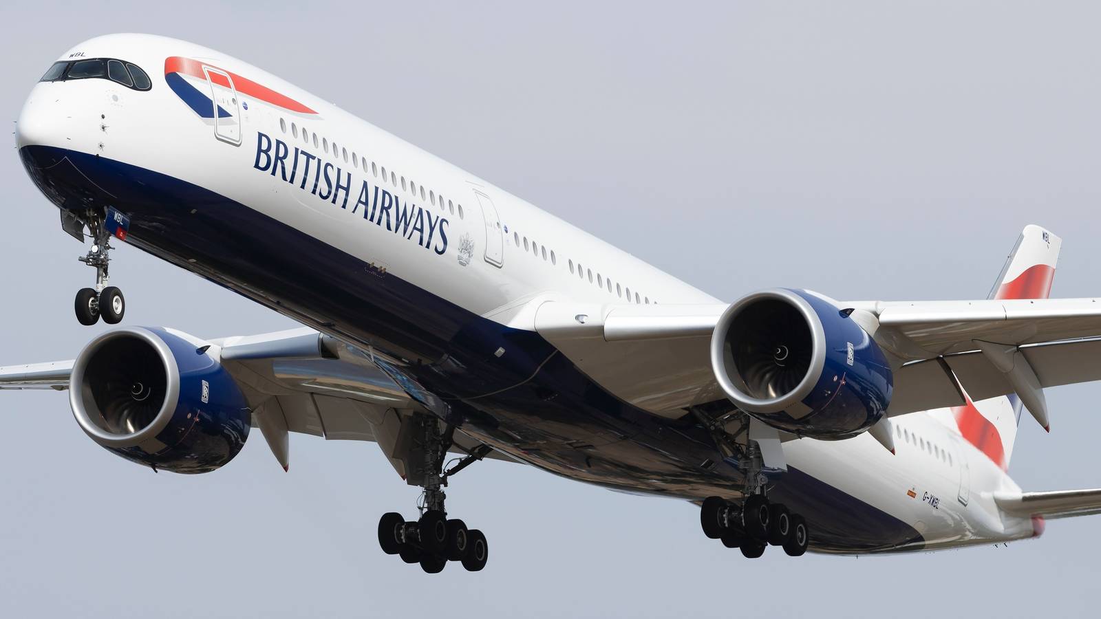 Heathrow Chaos: Flights Cancelled & Delayed After High Winds & Staff Absences