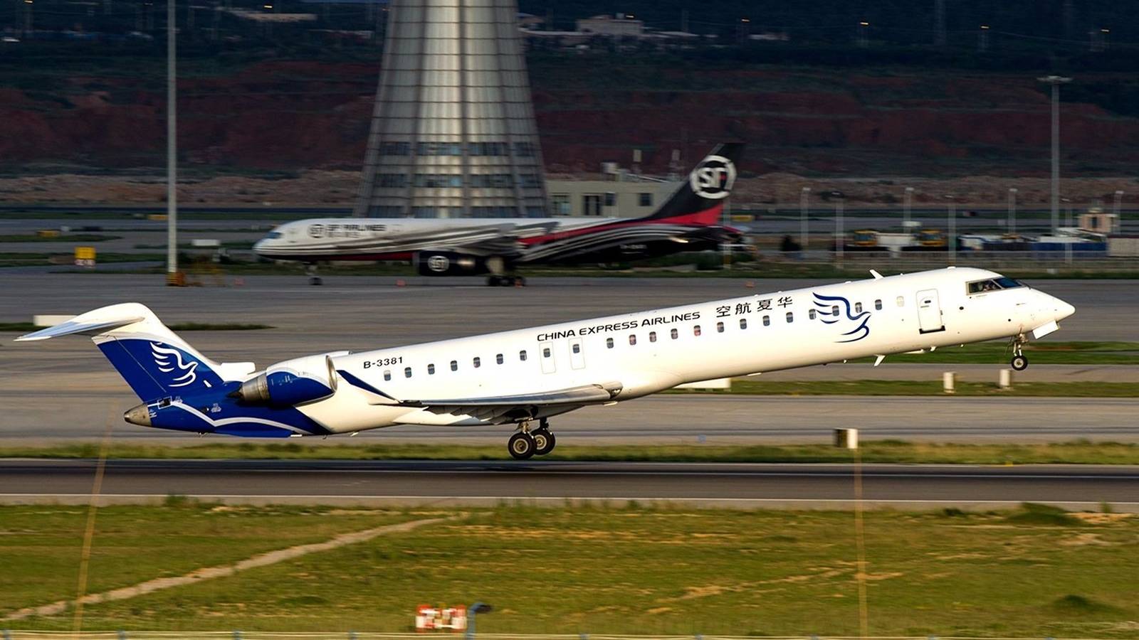 China Express CRJ-900 Returns To Origin As Oxygen Masks Drop