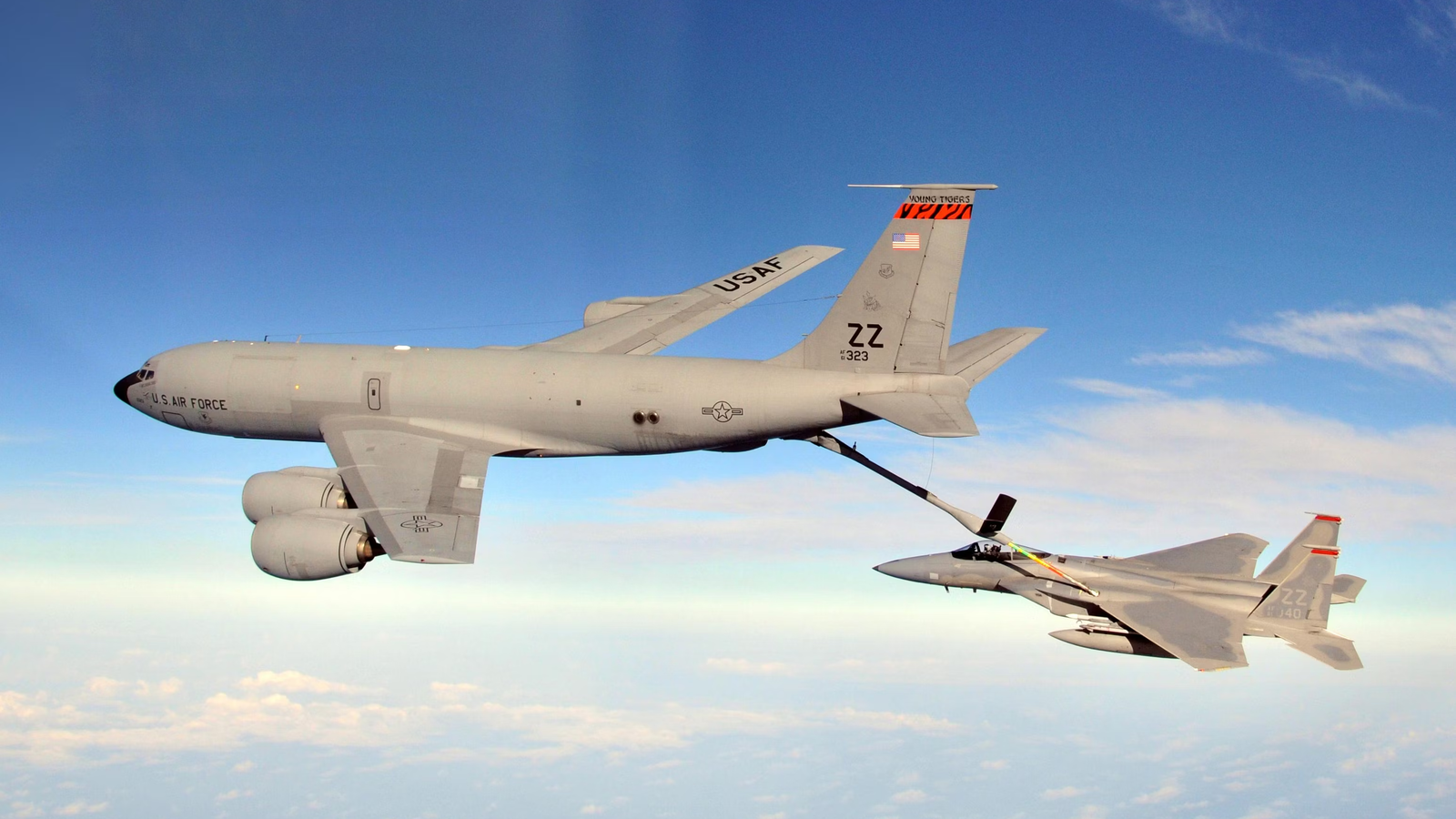History: The USAF KC-135 Stratotanker Whose 20-Degree Dive Saved A Fighter Jet