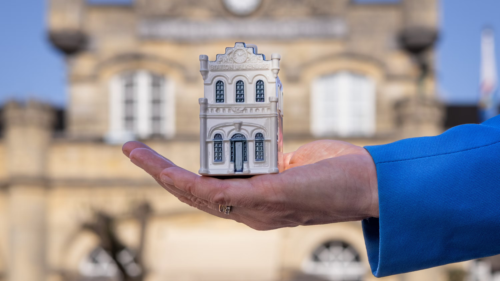 Valkenburg: KLM Celebrates Air-Rail Relations With Release Of 104th Delft House