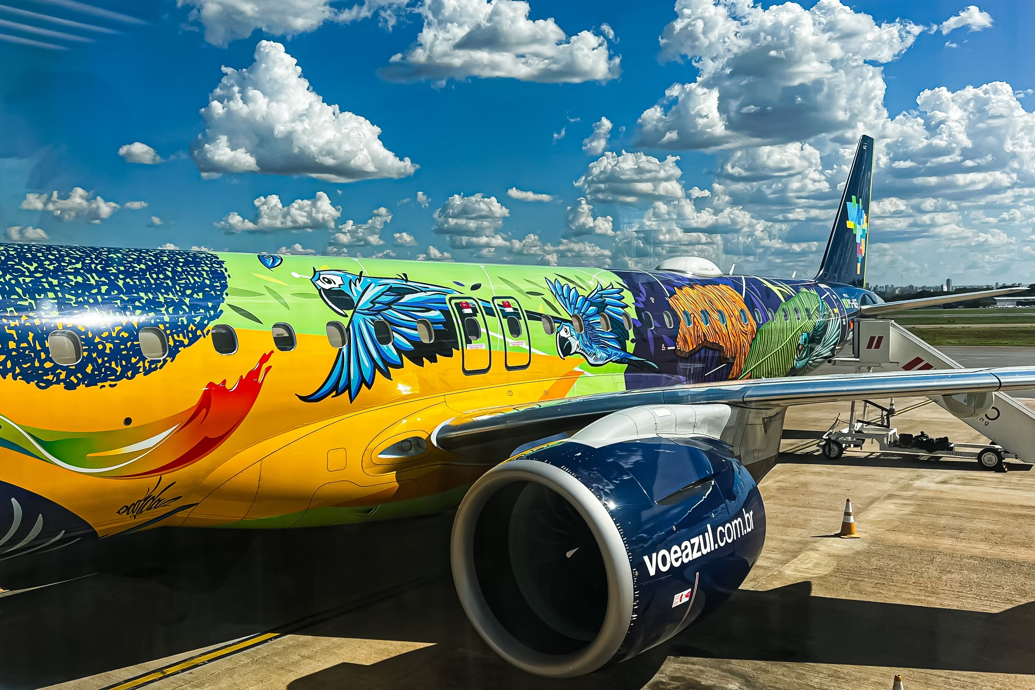 What Airlines Operate The Embraer E195-E2?