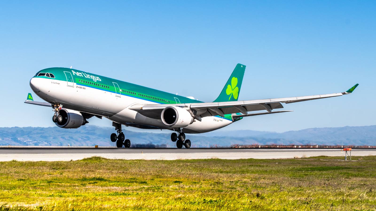 What Makes A Perfect Airplane Landing?