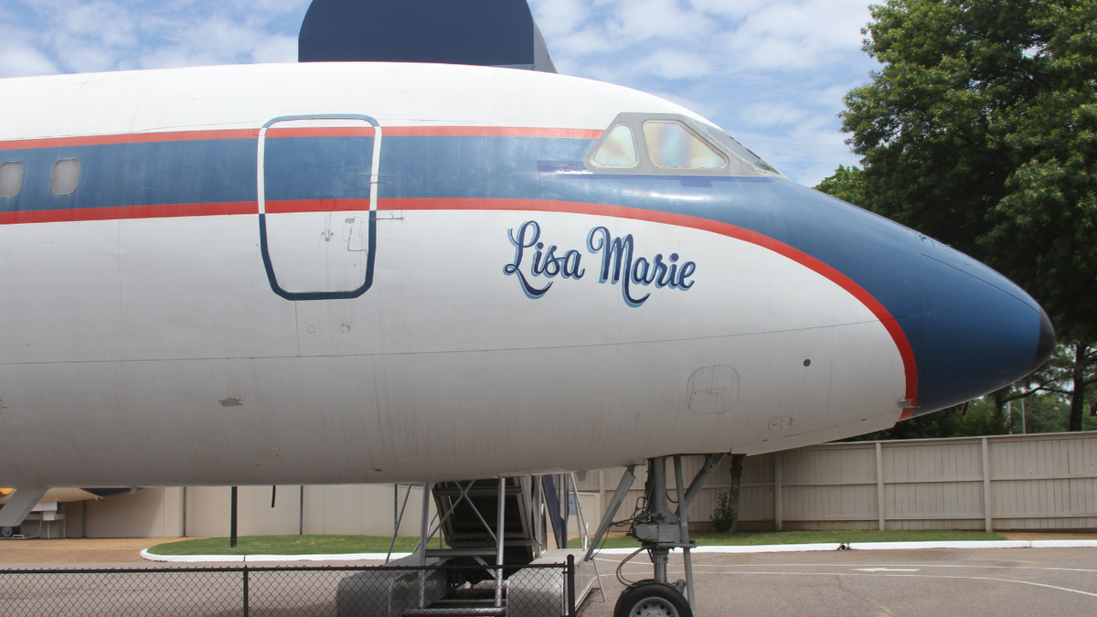 4 Cool Facts About Elvis’ Convair 880