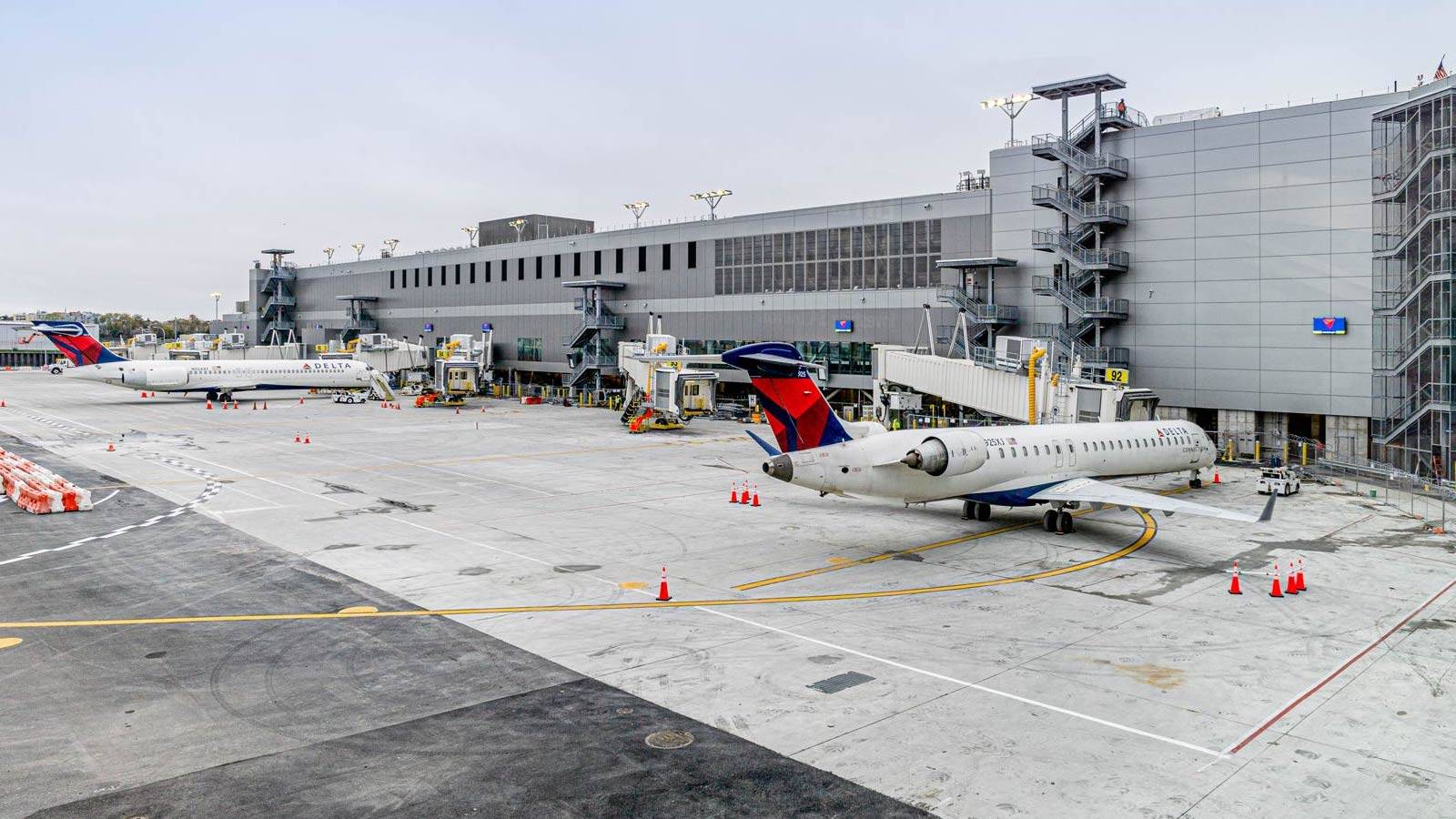 Video: Passengers Walk In Water After LaGuardia Reopens Following Flooding