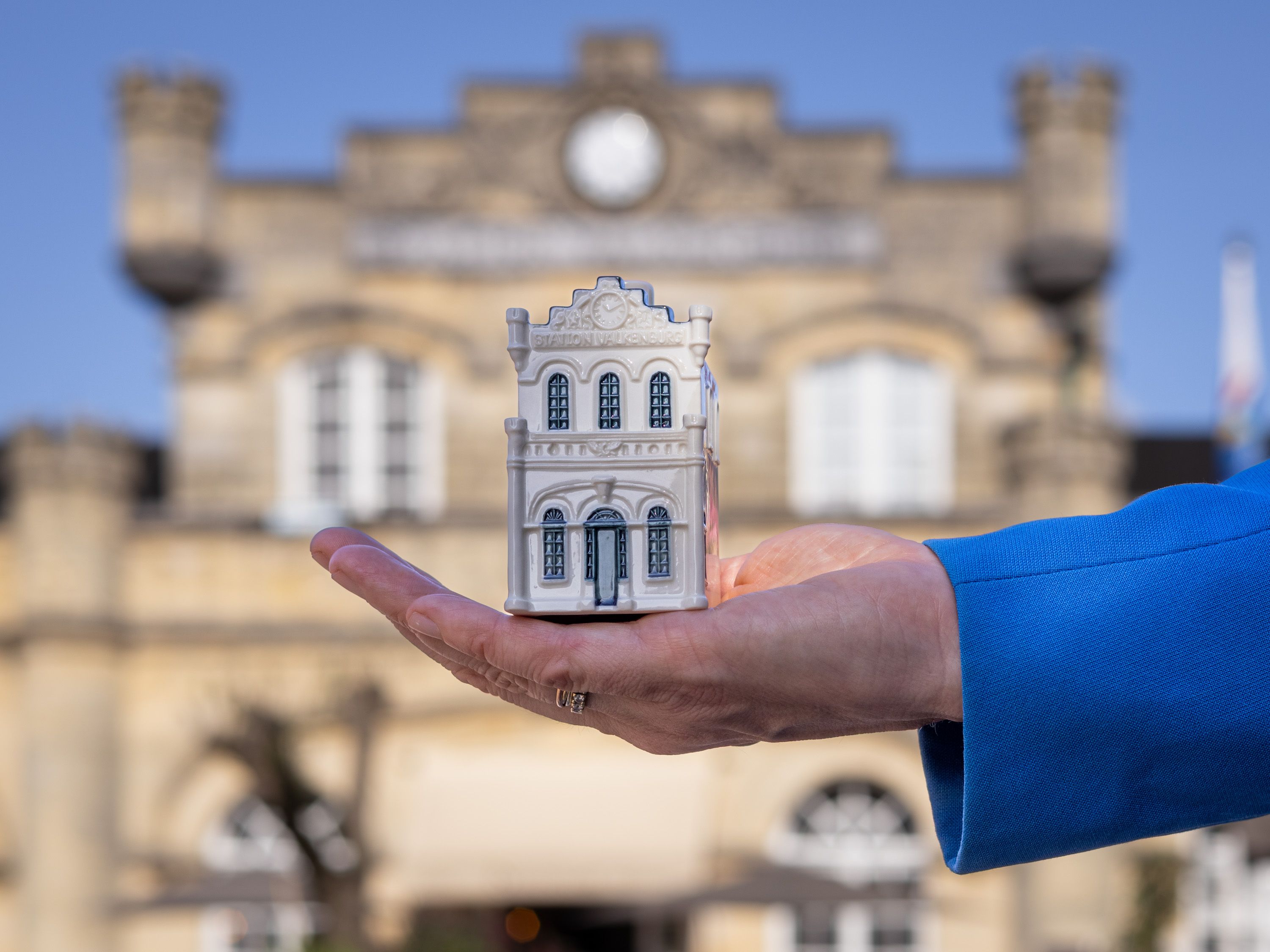 Valkenburg: KLM Celebrates Air-Rail Relations With Release Of 104th Delft House