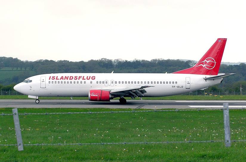 Islandsflug 737-400 runway