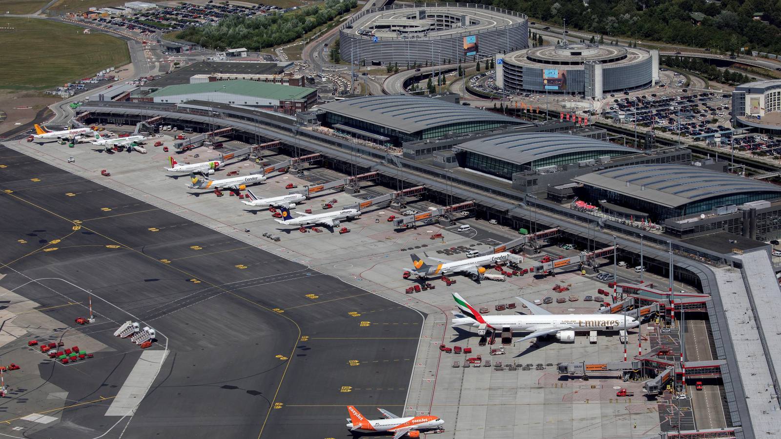 Hamburg Airport Stops Flights Amid Threat Of Attack On Aircraft From Tehran