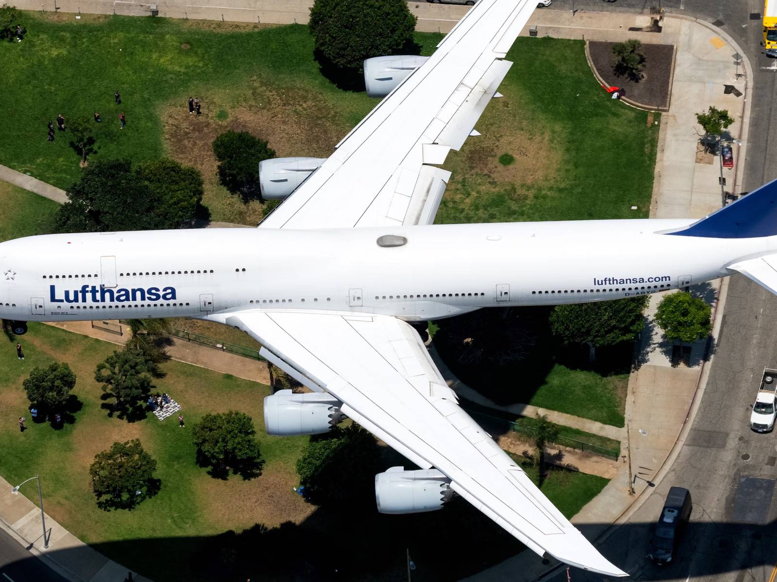 Lufthansa Boeing 747-8 Rough Landing At LAX Confirmed As 'Training