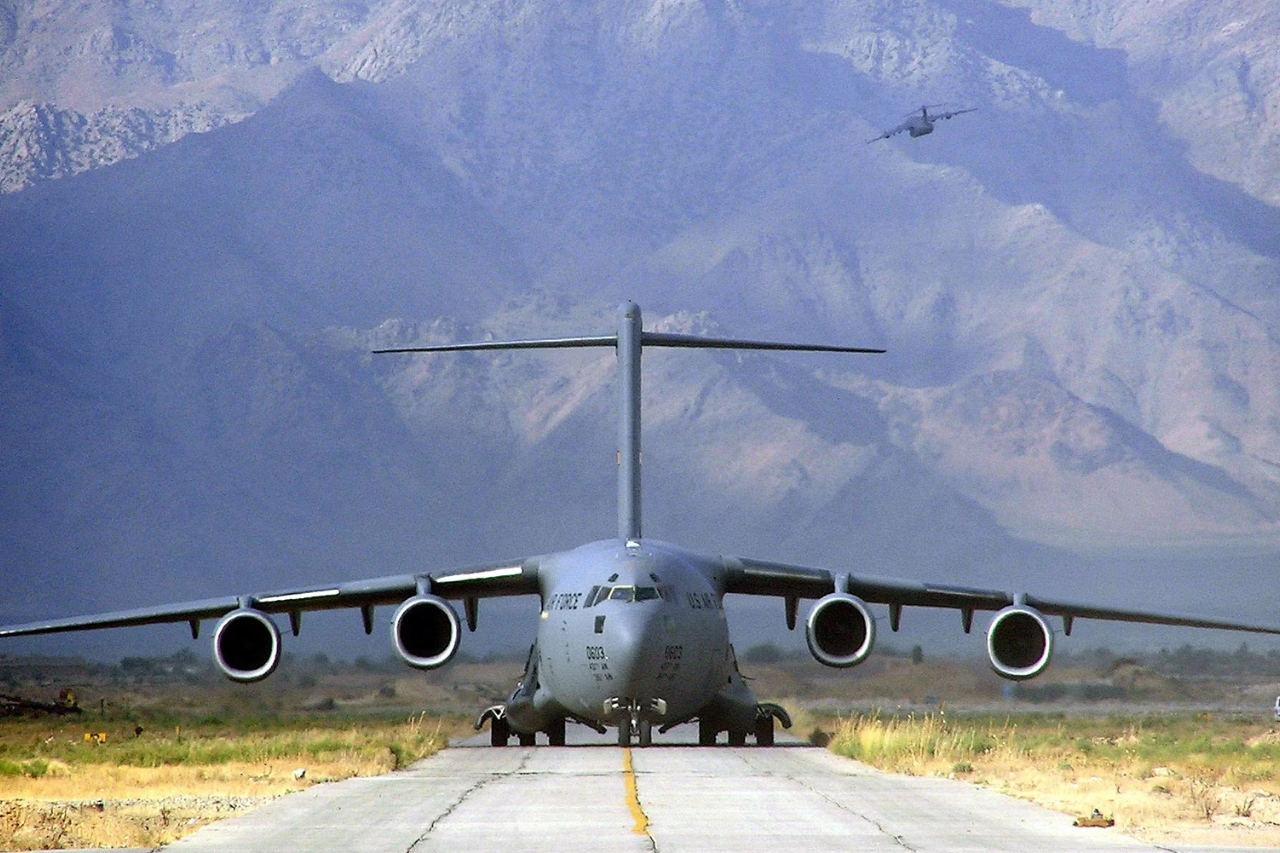 5 Reasons Military Transport Planes Have High Wings