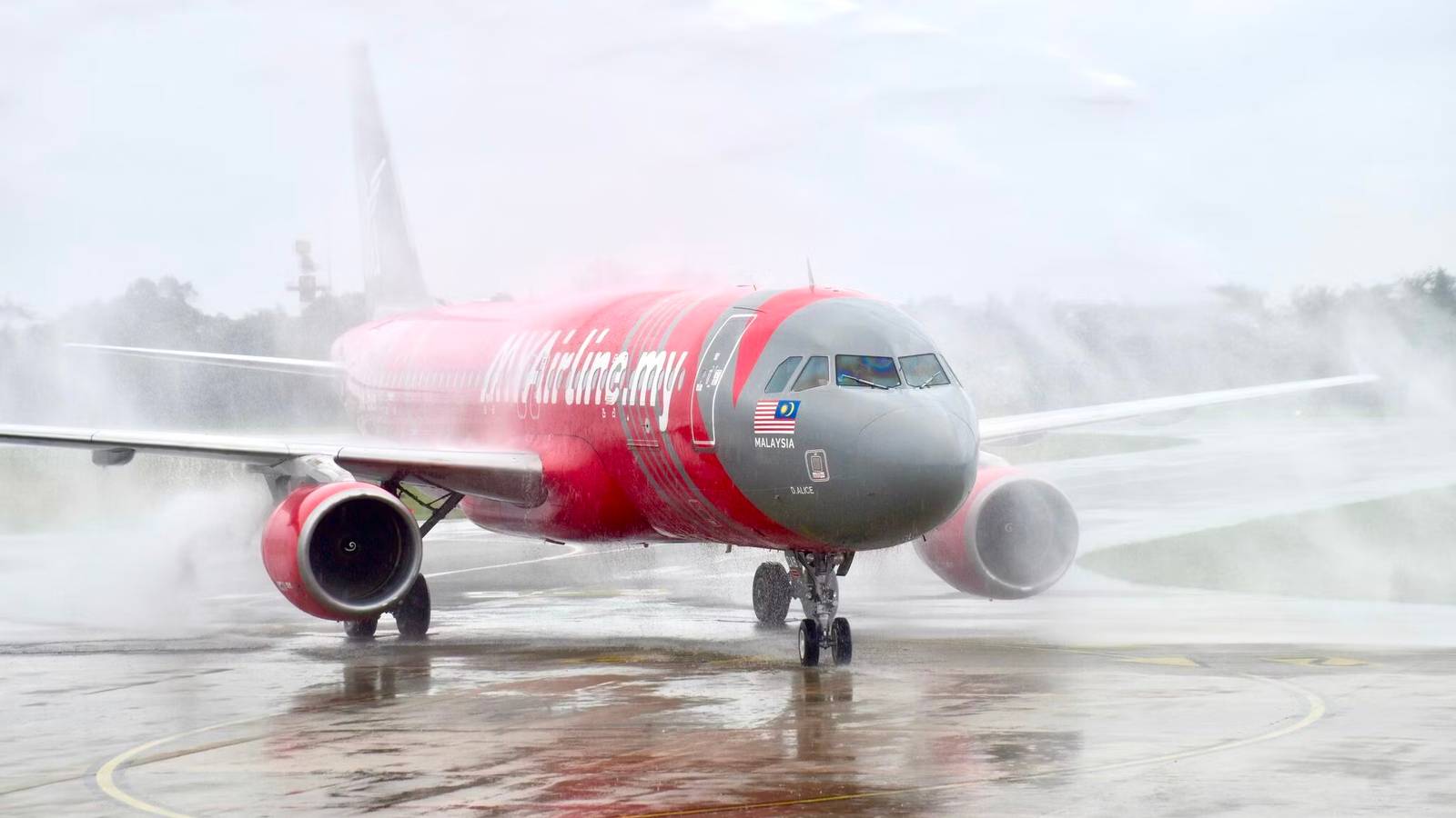AirAsia Offers MYAirline Stranded Passengers 50% Discount