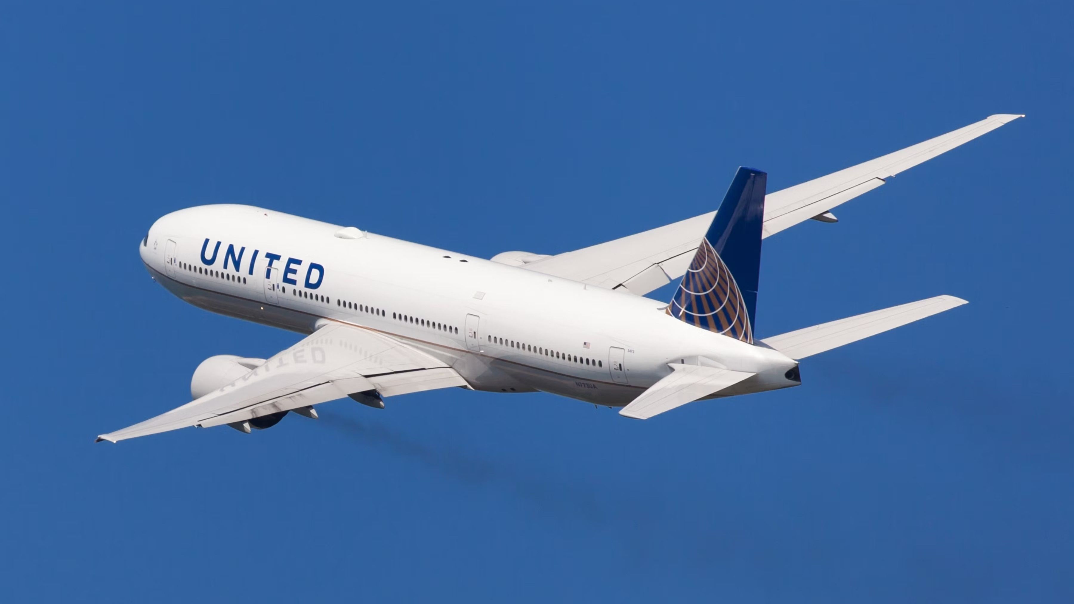 Which United Airlines Boeing 777-200s Turn 30 Years Old Or More