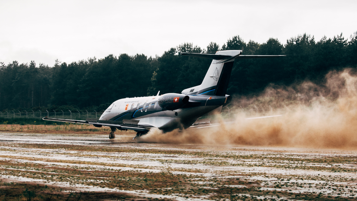 5 Amazing Private Planes That Can Land Just About Anywhere 5-amazing-private-planes-that-can-land-just-about-anywhere