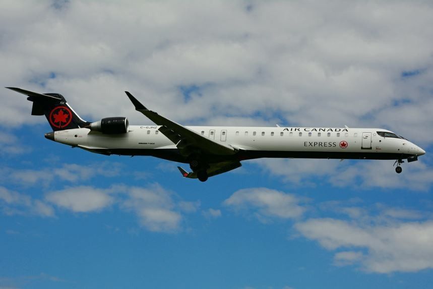 Jazz CRJ900 Returns To Montreal Following Burning Smell In Cockpit