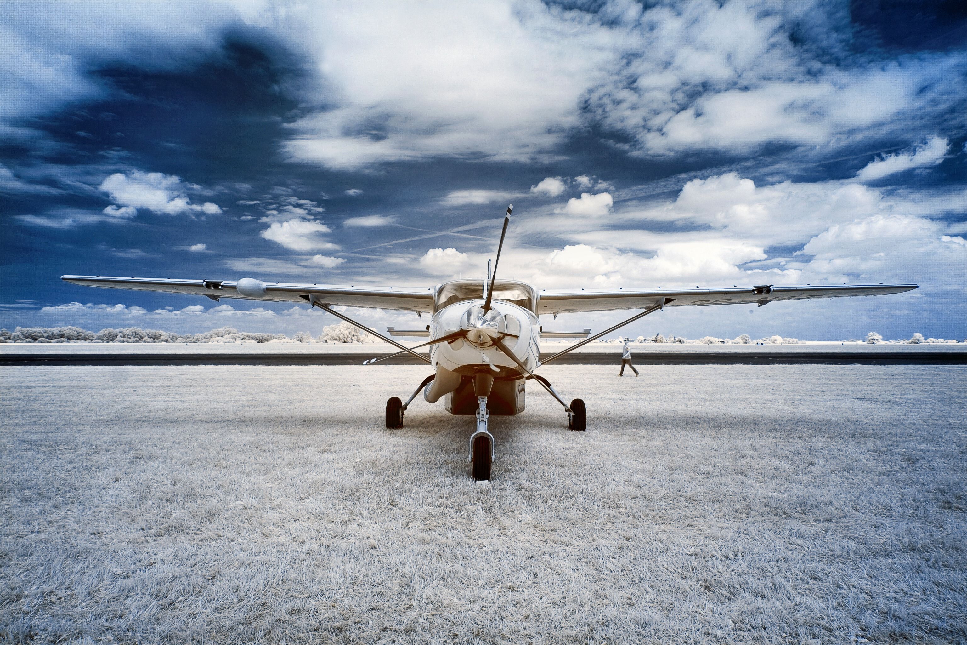 Fichier:Cessna 120 (N1867N).jpg - Wikipédia