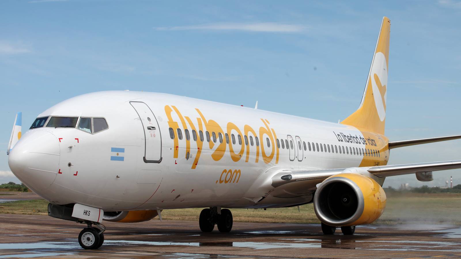 Flybondi Boeing 737 Diverts To Buenos Aires Ezeiza Airport Following Engine Failure