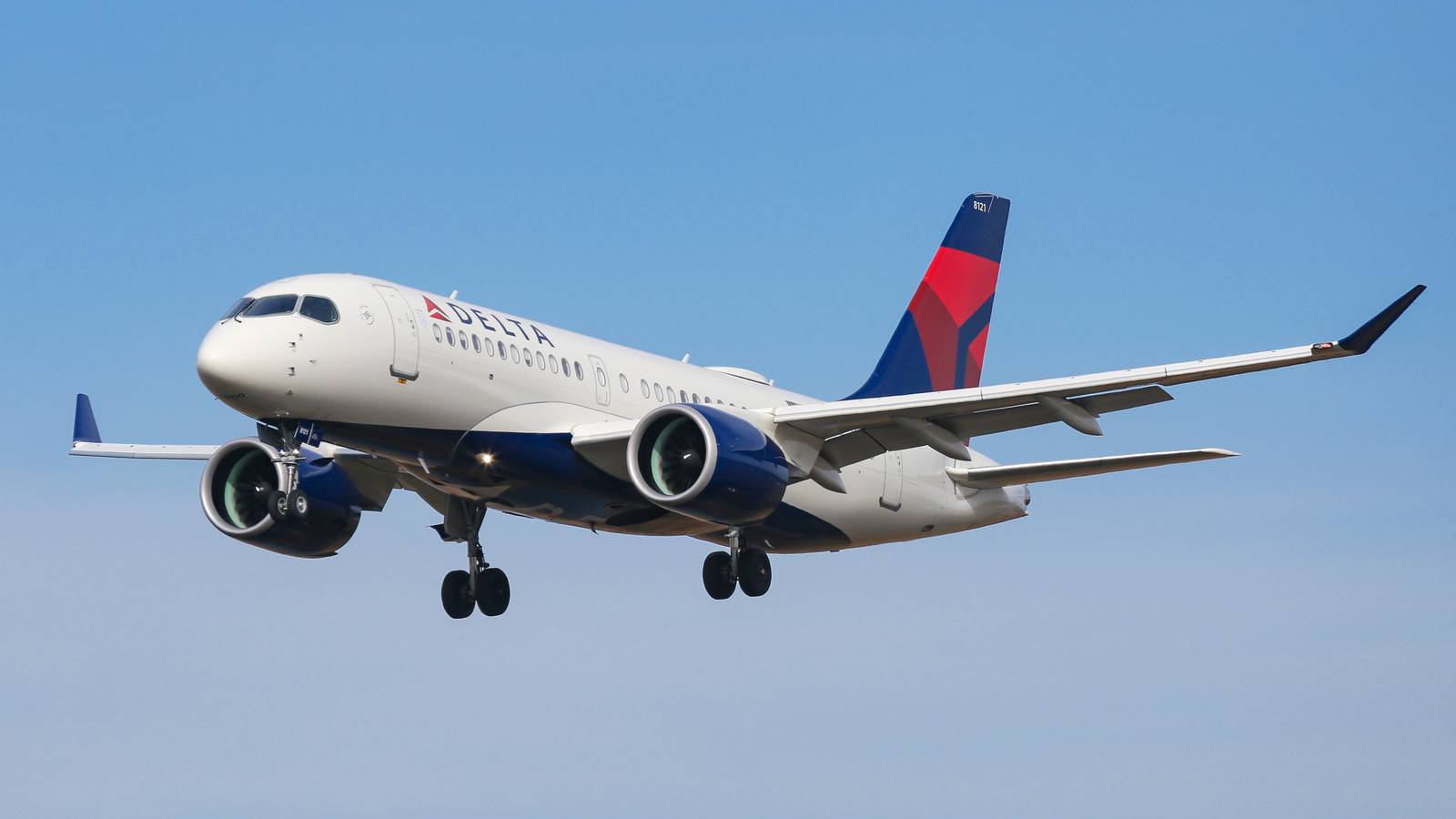 The Airbus A318 vs A220-100: Which Aircraft Is Best?