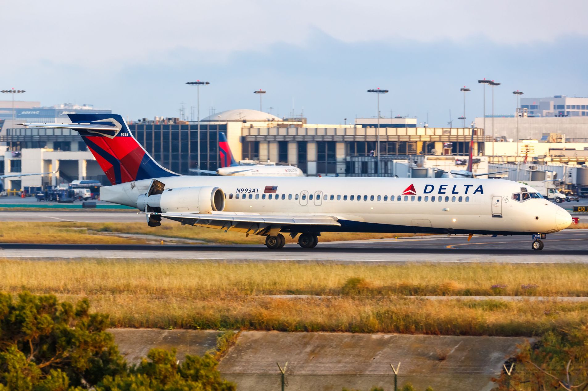 Analysis: 5 Similarities Between The Boeing 717 & The McDonnell Douglas DC-9