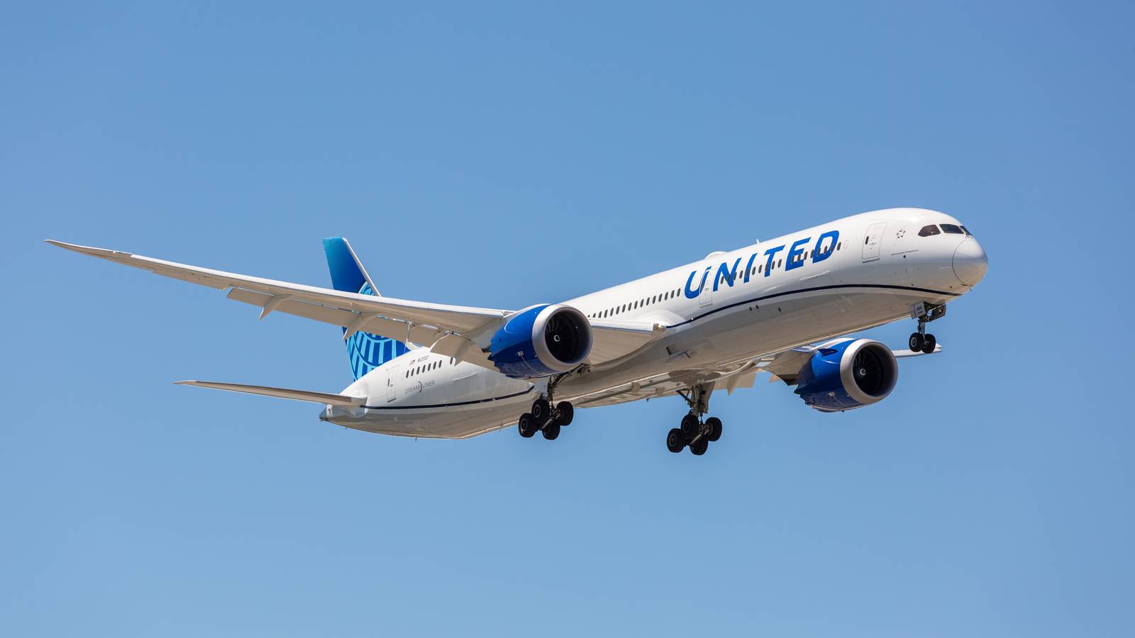United Airlines Delays India And Hong Kong Route Resumptions