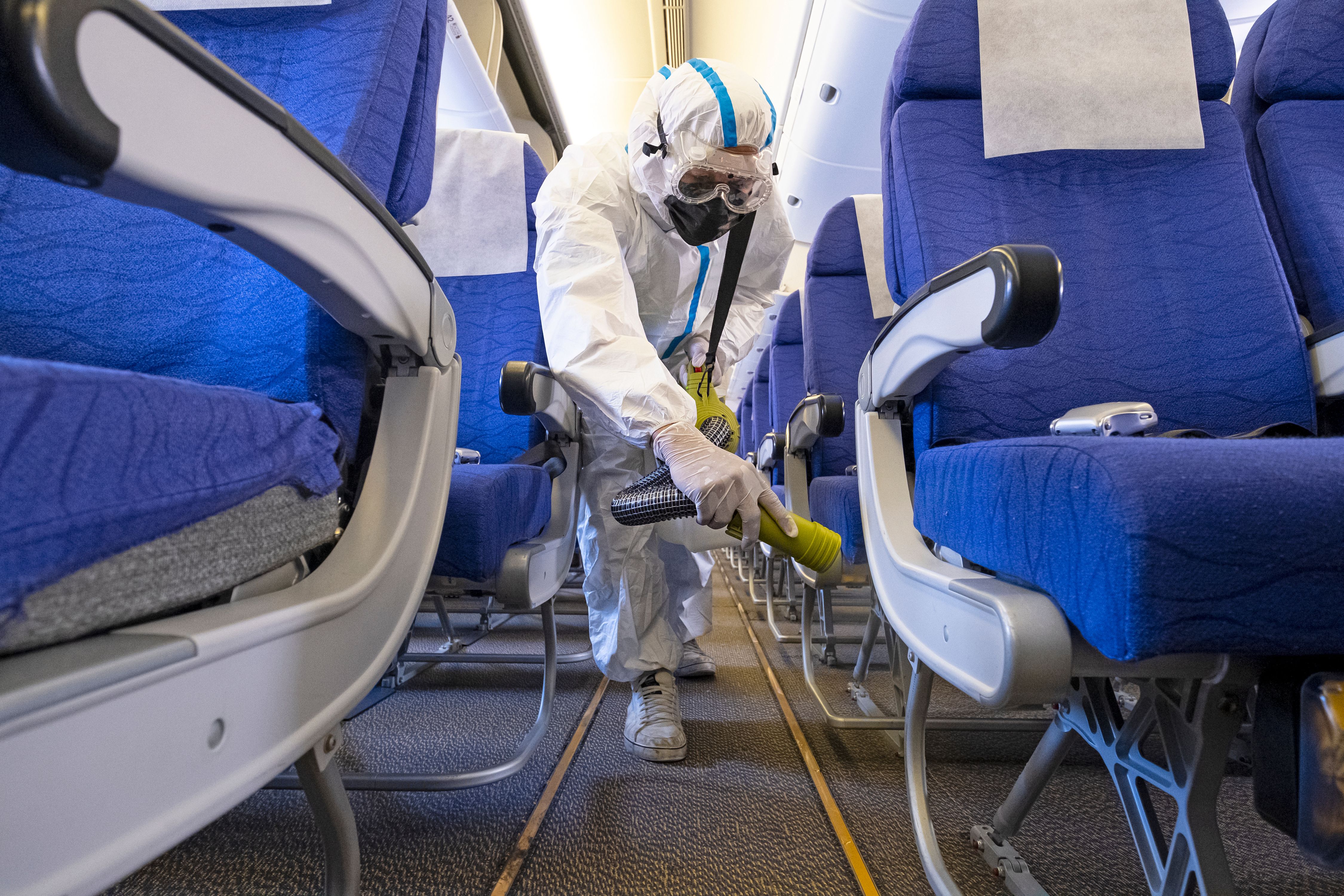 How Are Passenger Planes Cleaned?