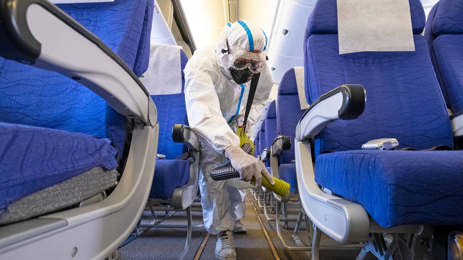 How Are Passenger Planes Cleaned?